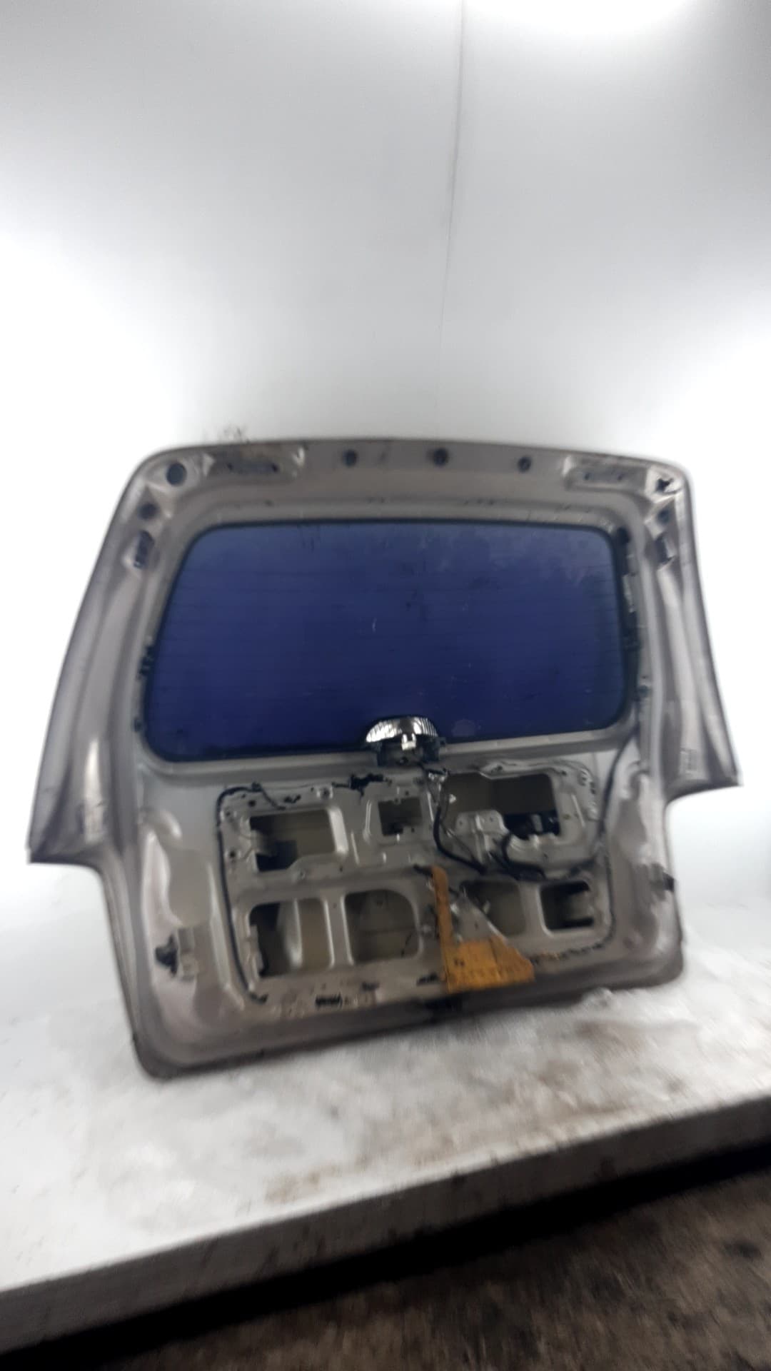 Porton trasero KIA CARNIVAL 2