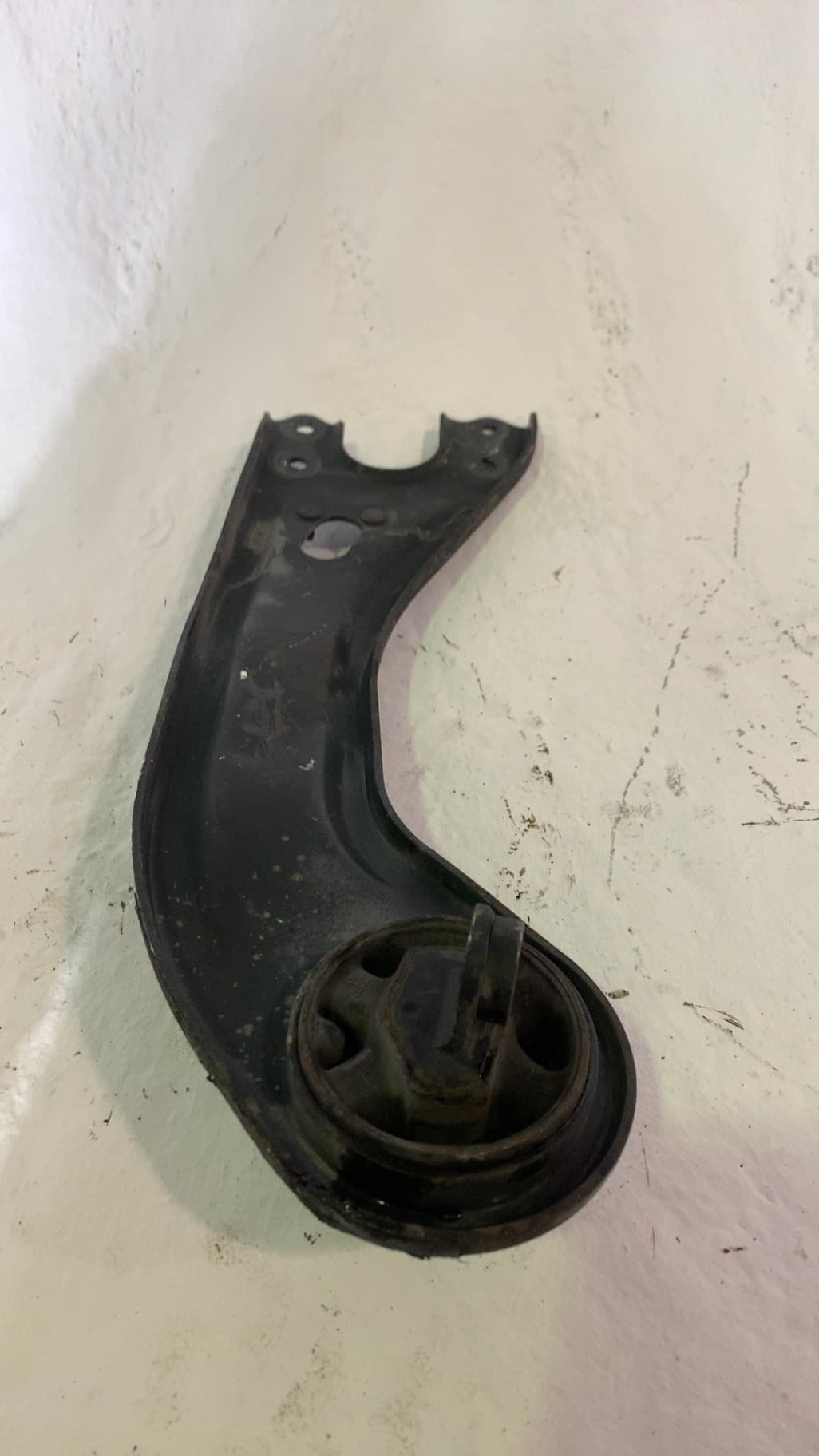 Brazo suspension inferior trasero derecho HYUNDAI IX35