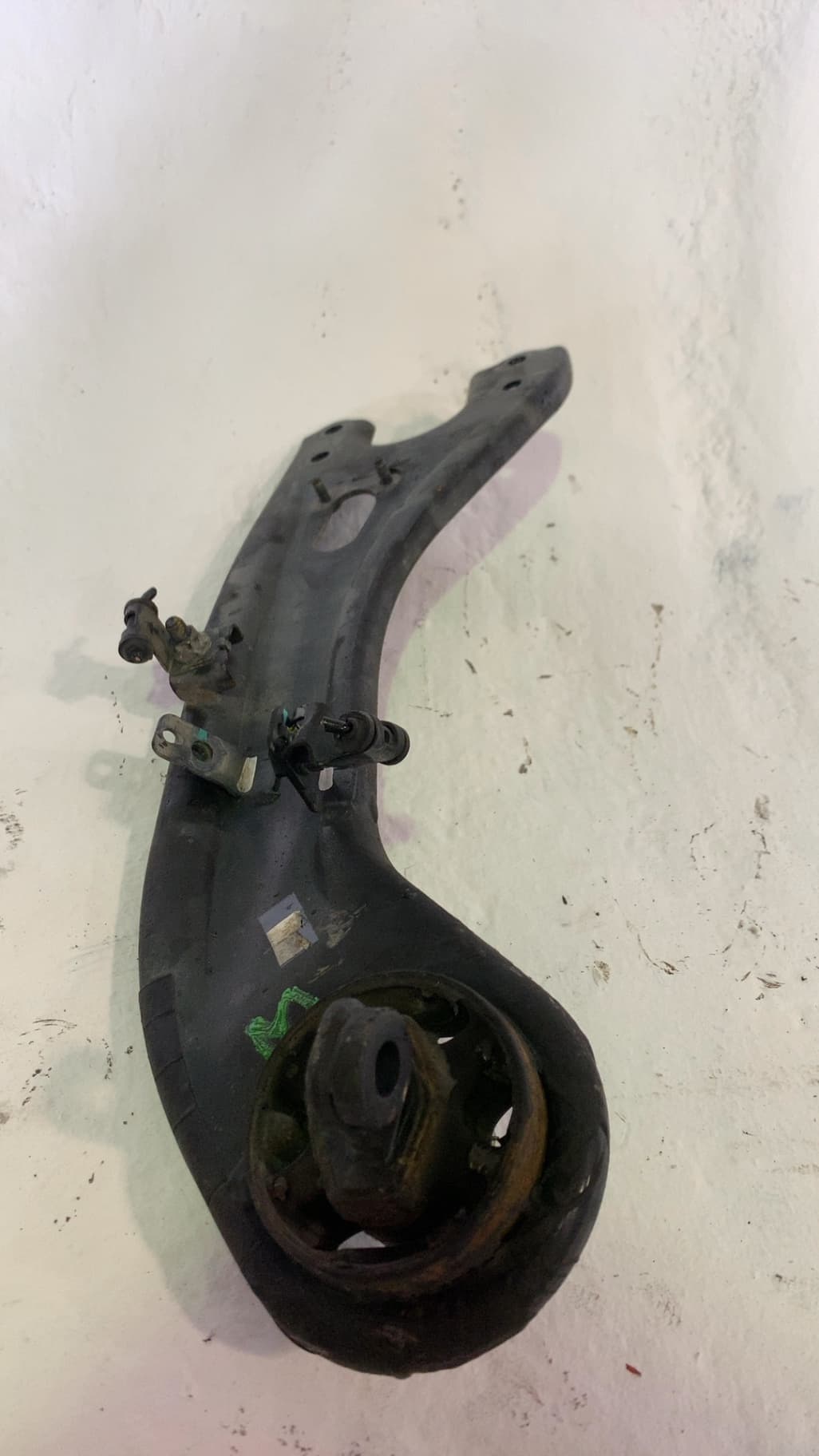 Brazo suspension inferior trasero izquierdo HYUNDAI IX35