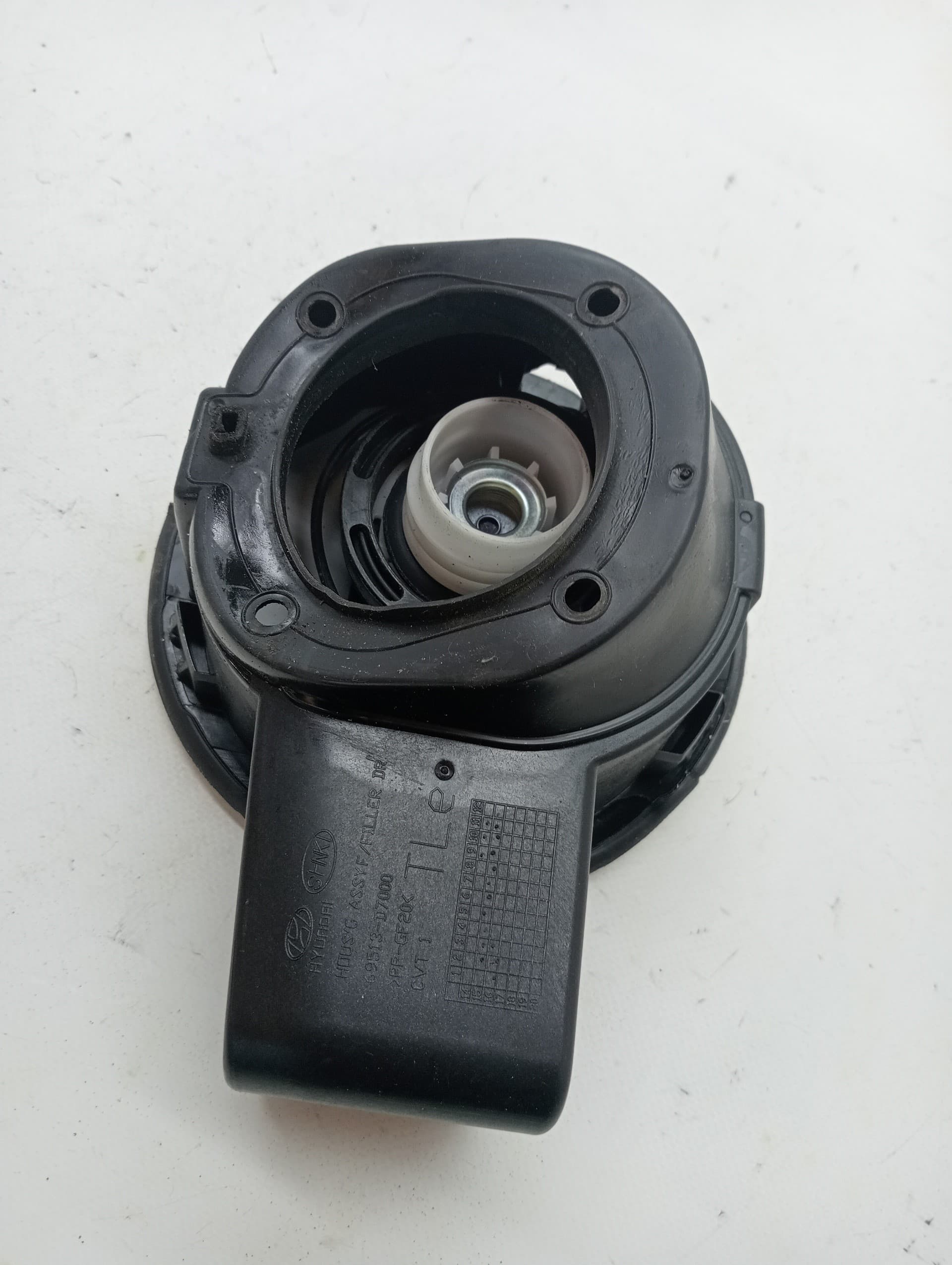 Tapa exterior combustible HYUNDAI TUCSON 3