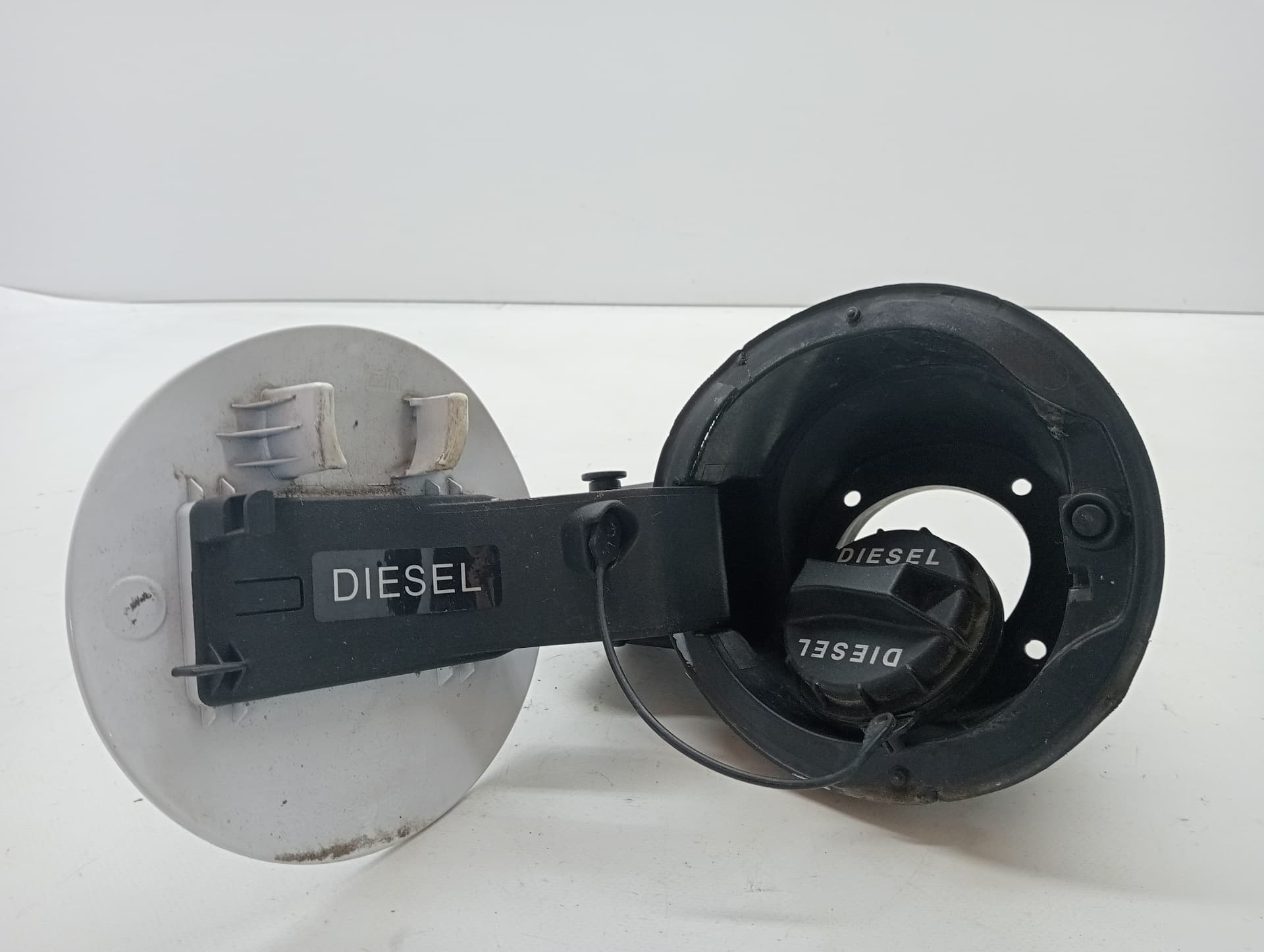 Tapa exterior combustible HYUNDAI TUCSON 2