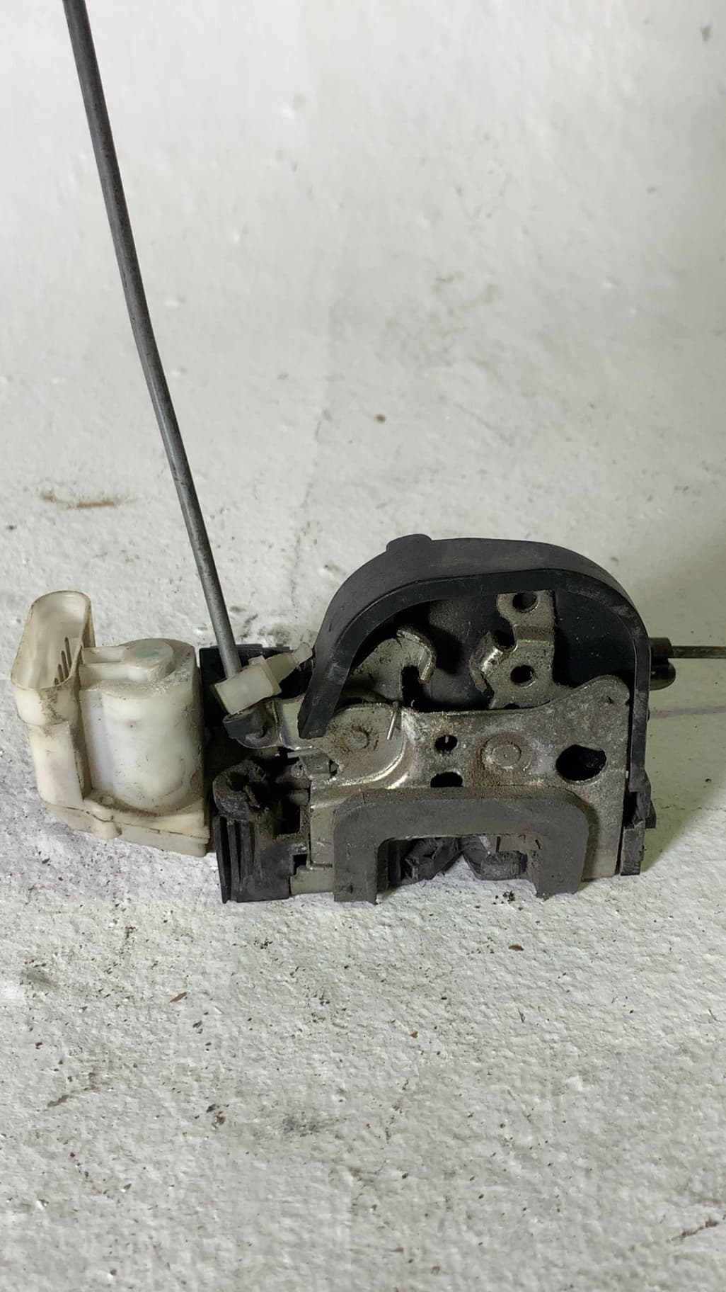 Cerradura puerta delantera derecha ALFA ROMEO GT (125) 2