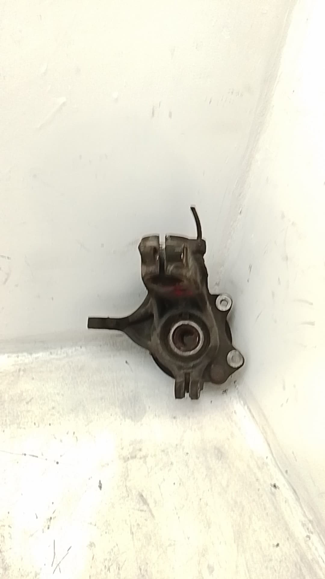 Mangueta delantera izquierda PEUGEOT 208 2