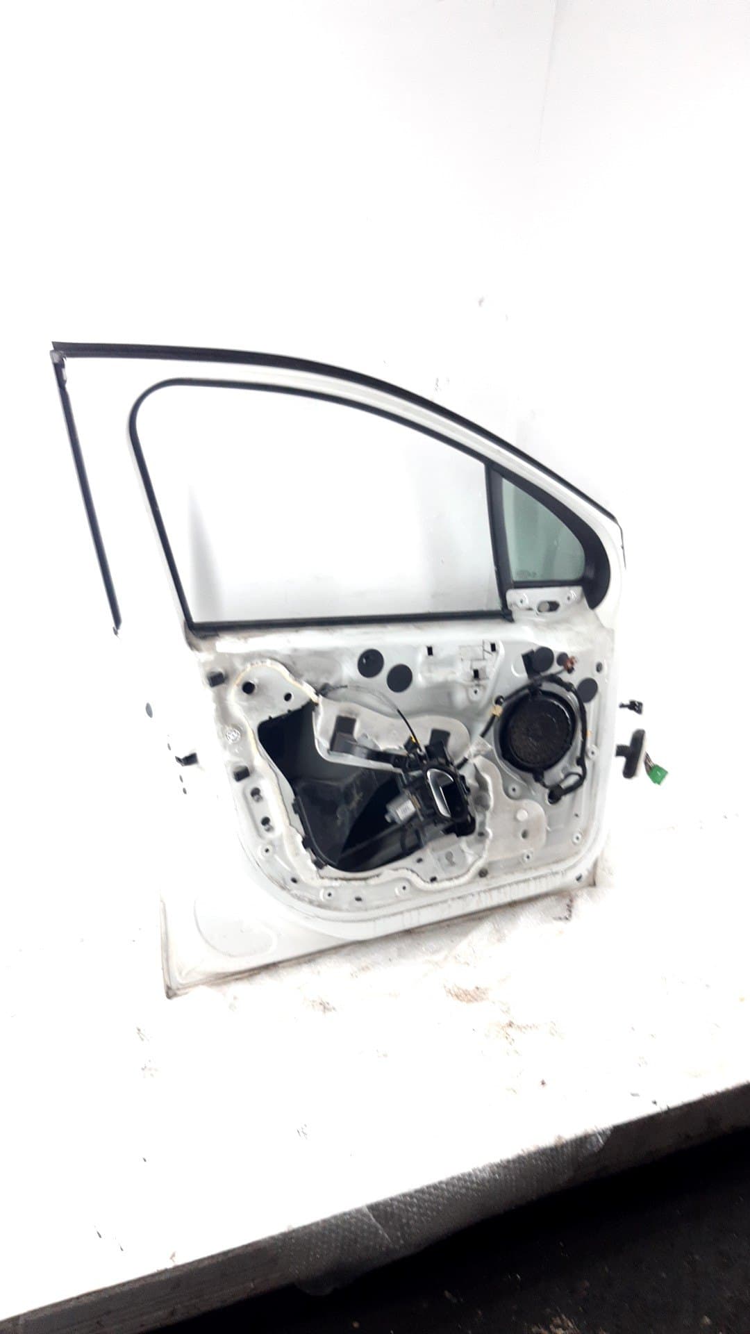Puerta delantera izquierda PEUGEOT 208 2