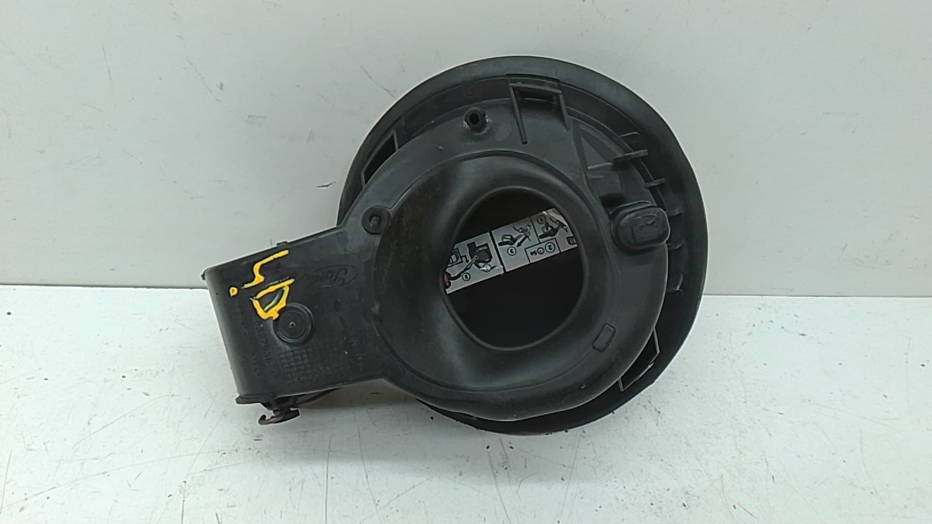 Tapa exterior combustible FORD MUSTANG 4