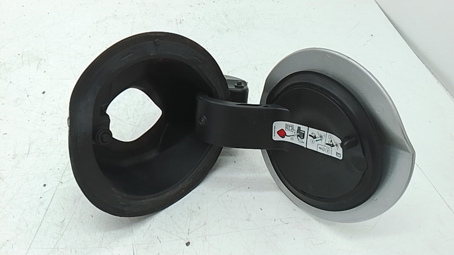 Tapa exterior combustible FORD MUSTANG 2