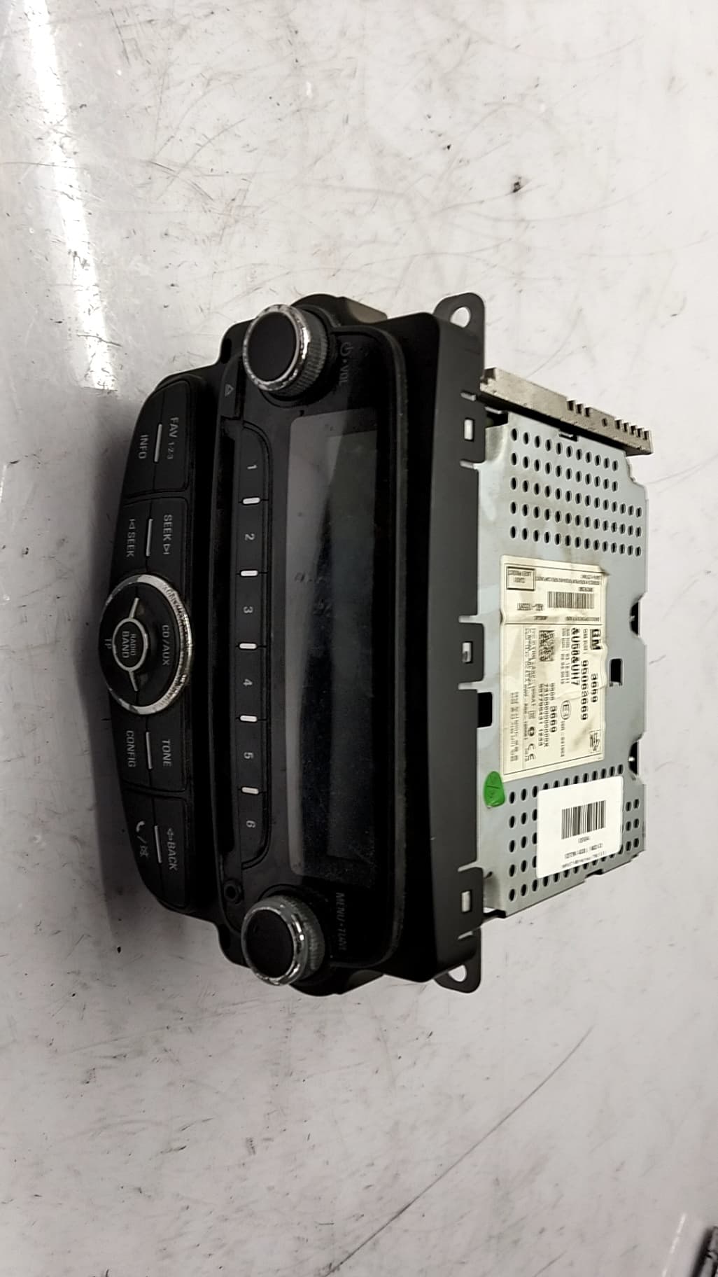 Sistema audio / radio cd CHEVROLET AVEO HATCHBACK (T300)