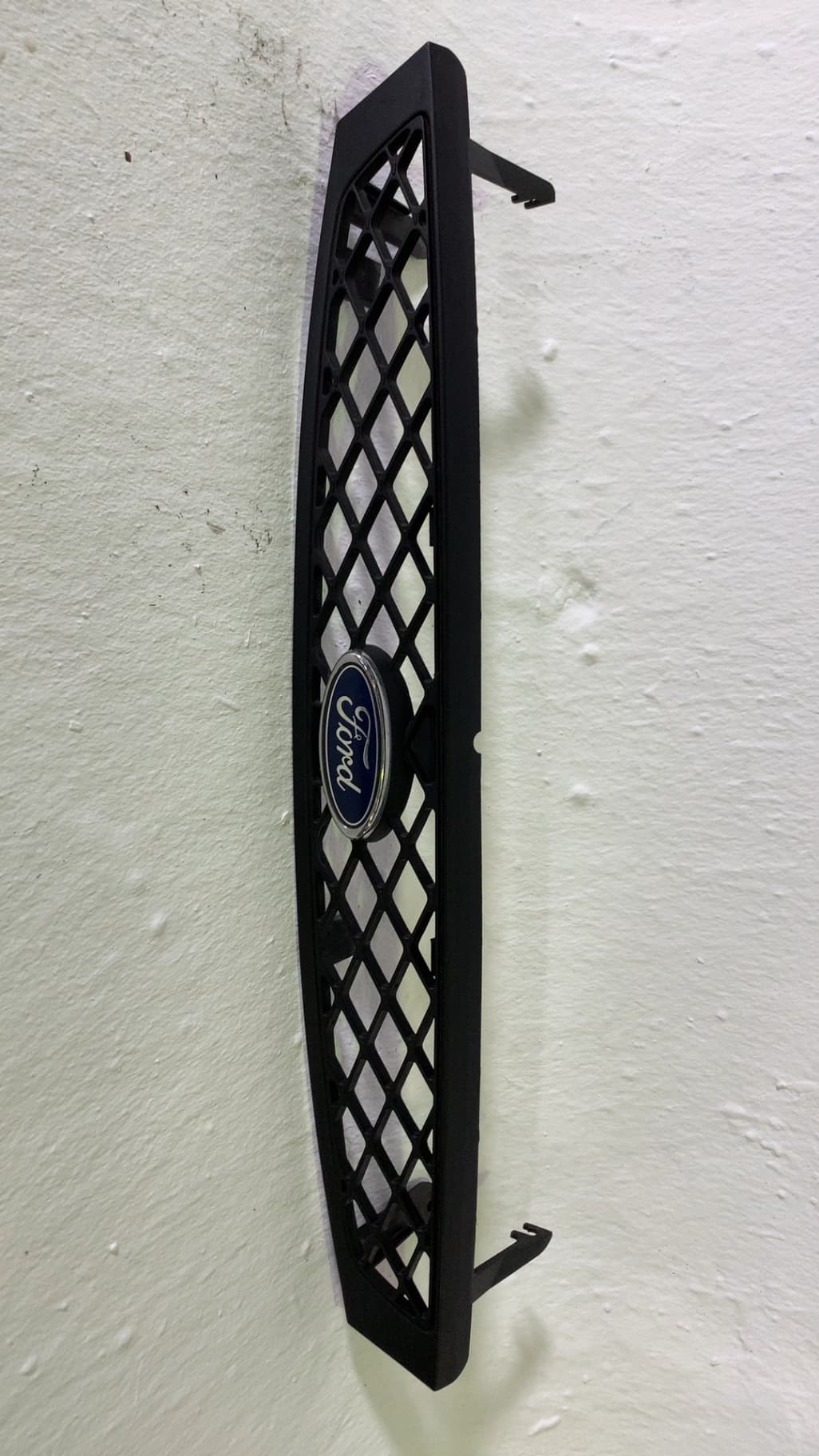 Rejilla delantera FORD FOCUS BERLINA (CAK)