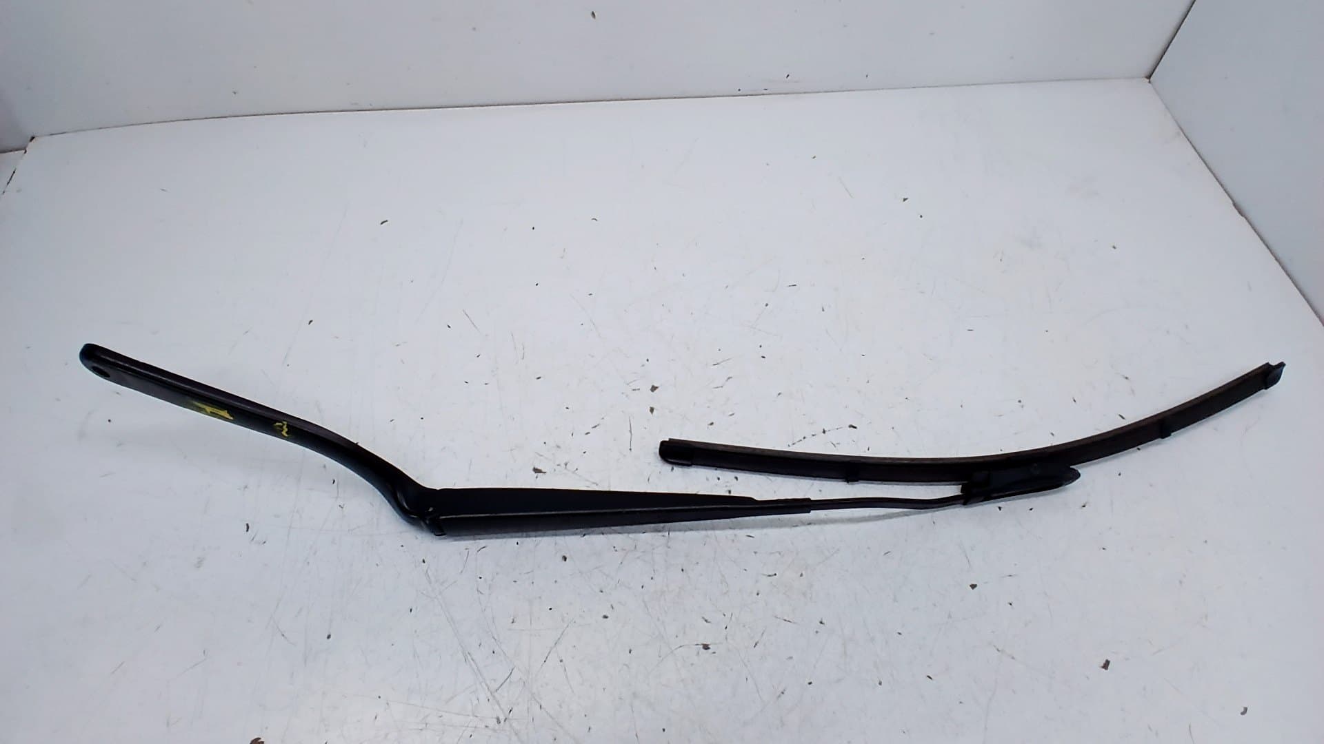 Brazo limpia delantero izquierdo RENAULT TWINGO III