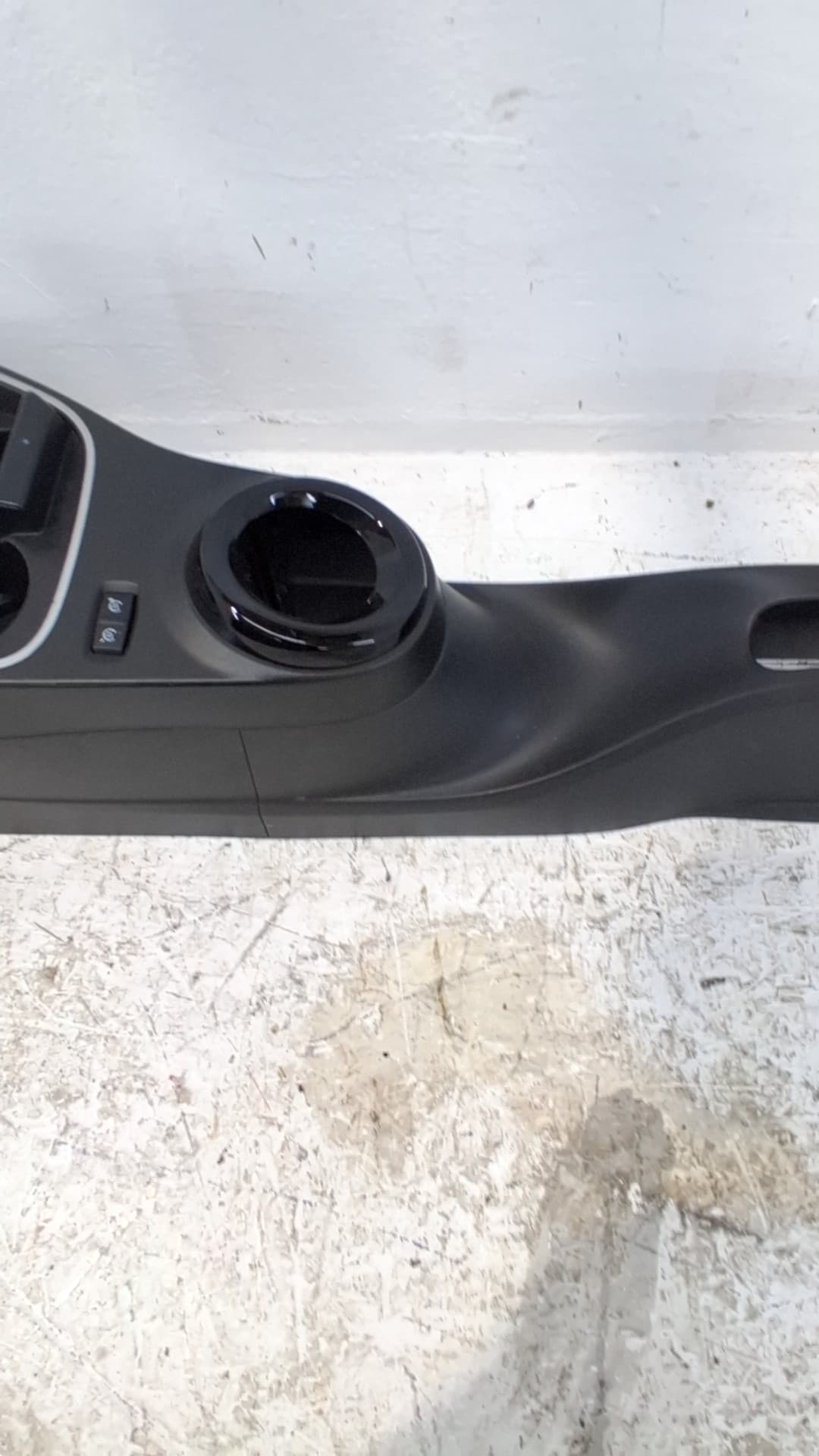 Consola central RENAULT TWINGO III 4