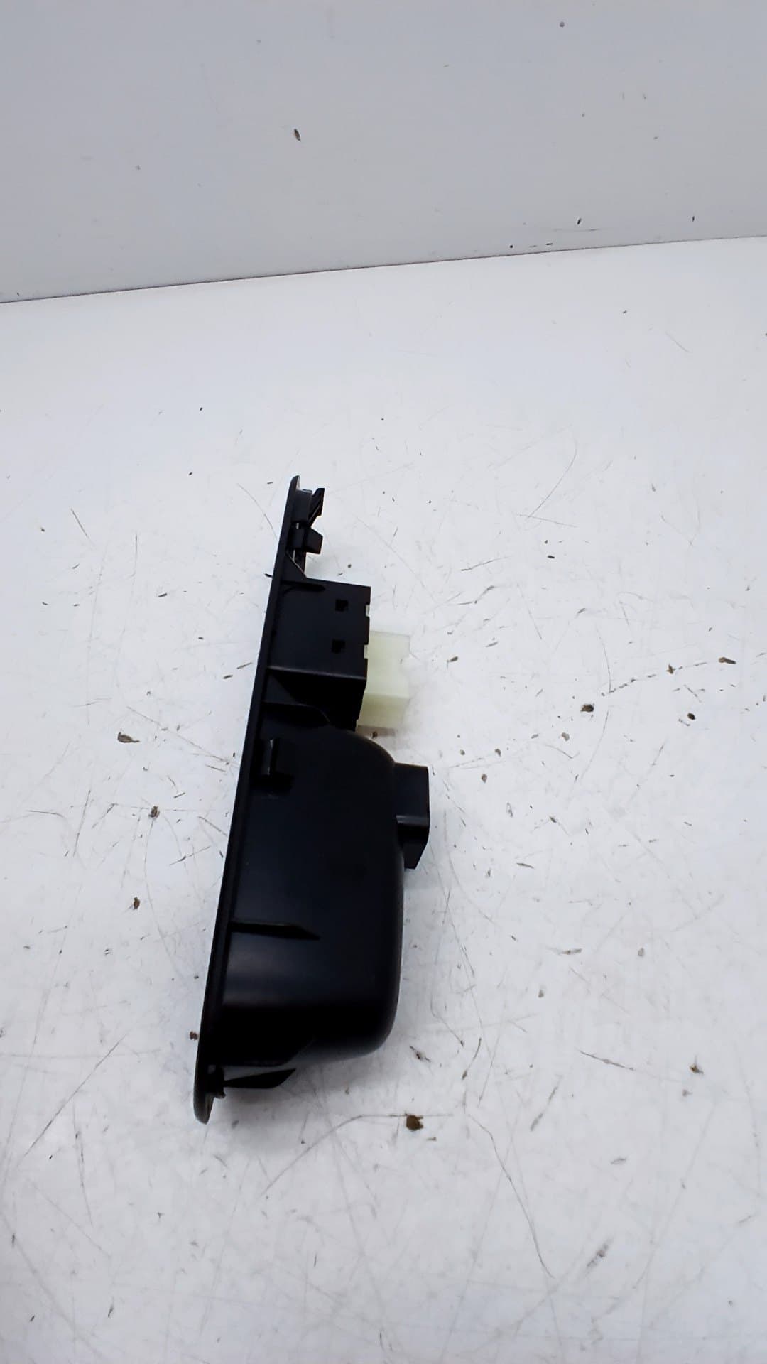 Mando elevalunas delantero izquierdo RENAULT TWINGO III 4