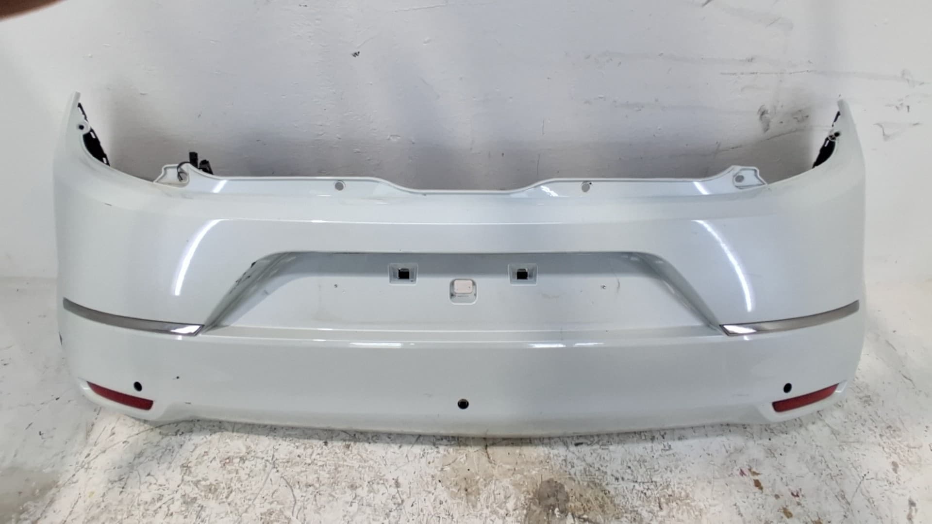 Paragolpes trasero RENAULT TWINGO III