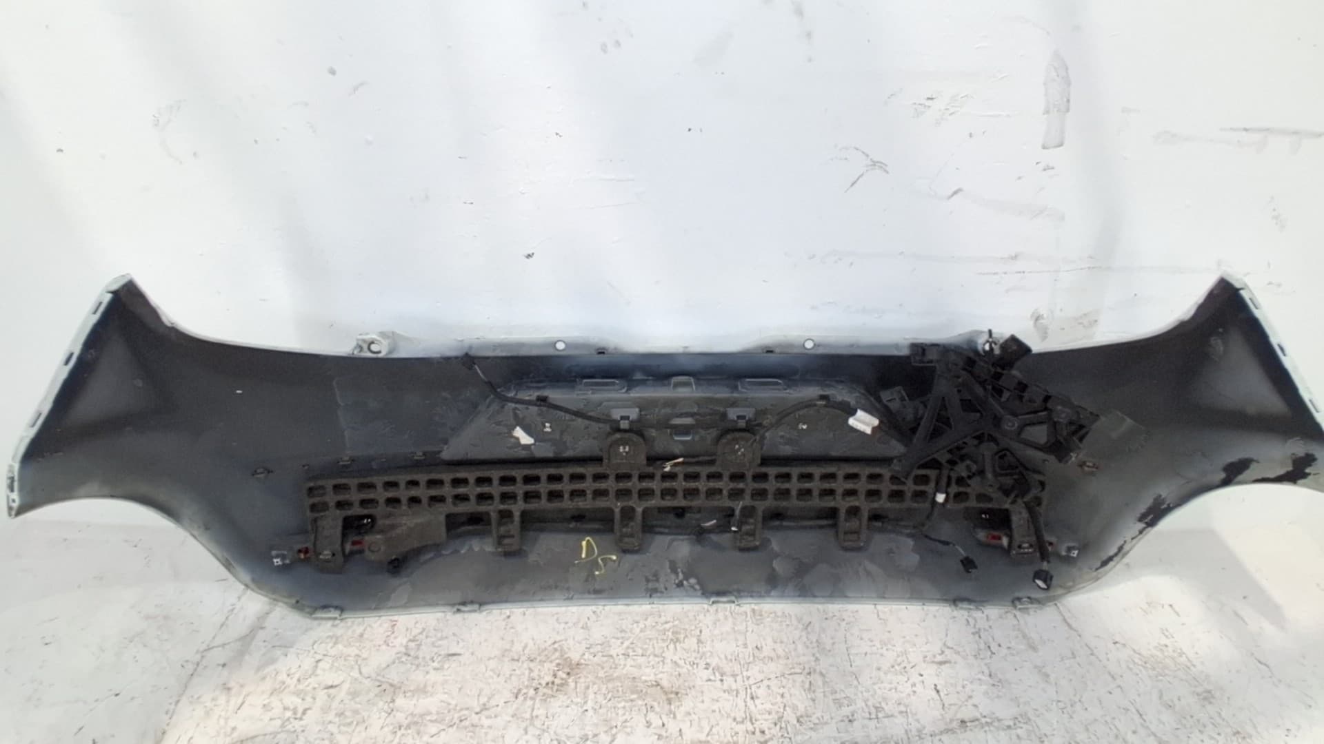 Paragolpes trasero RENAULT TWINGO III 2
