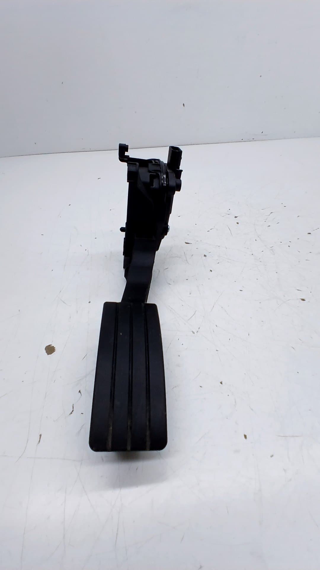 Pedal acelerador RENAULT TWINGO III