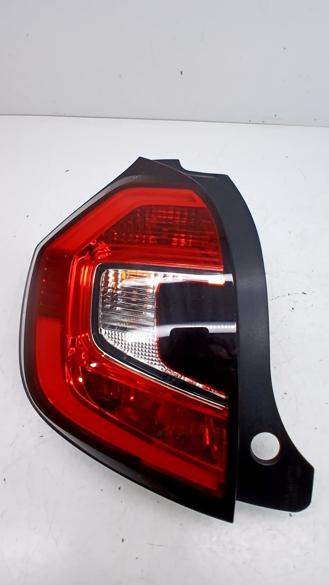 Piloto trasero izquierdo RENAULT TWINGO III