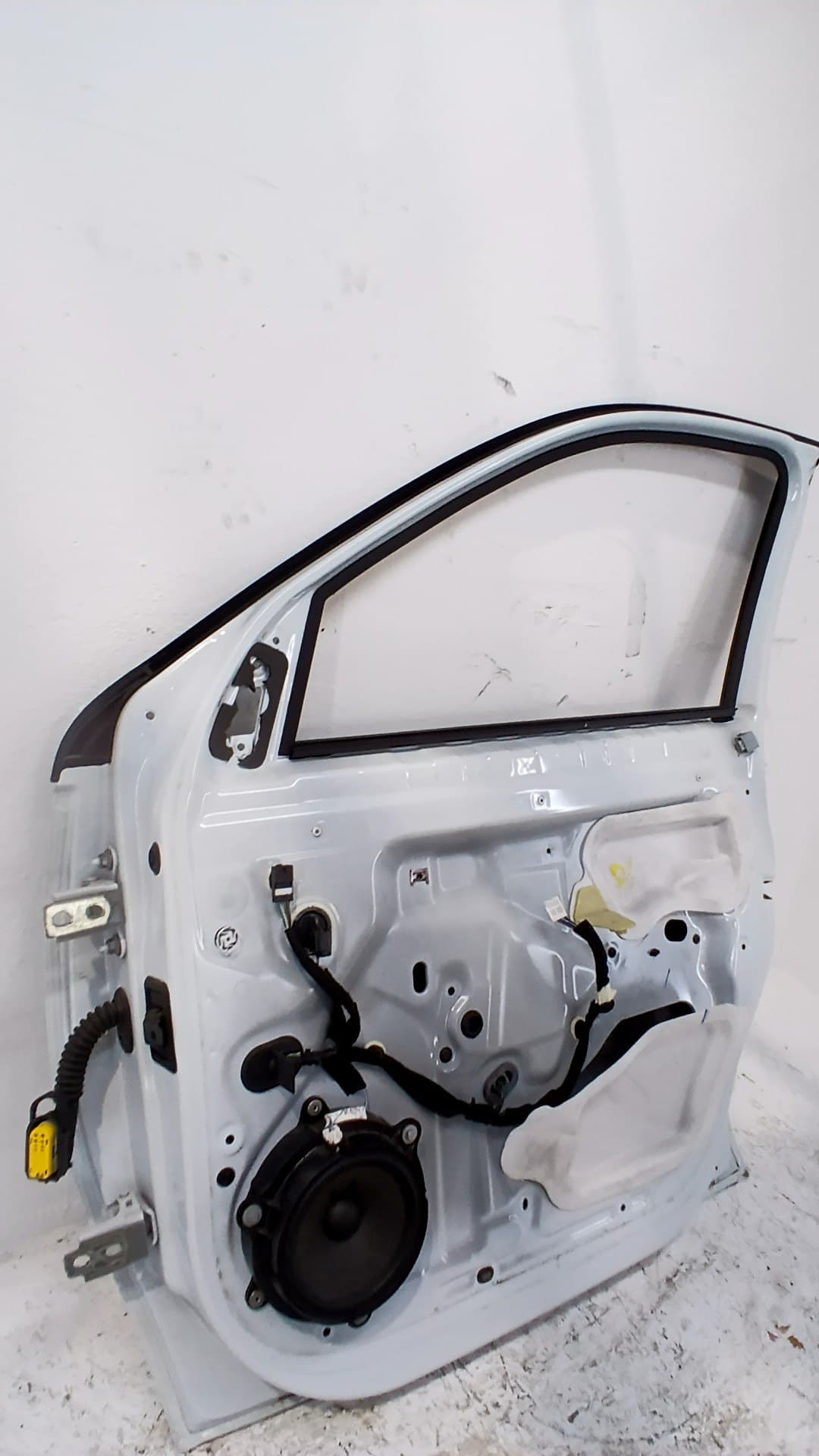 Puerta delantera derecha RENAULT TWINGO III 3