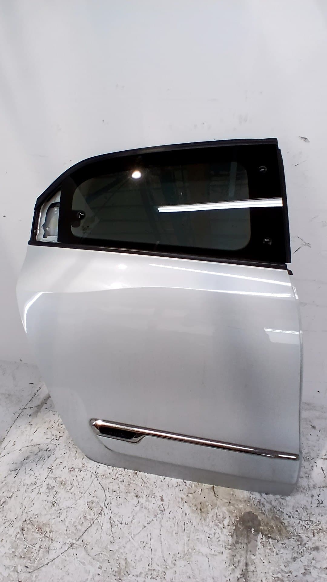 Puerta trasera derecha RENAULT TWINGO III 5