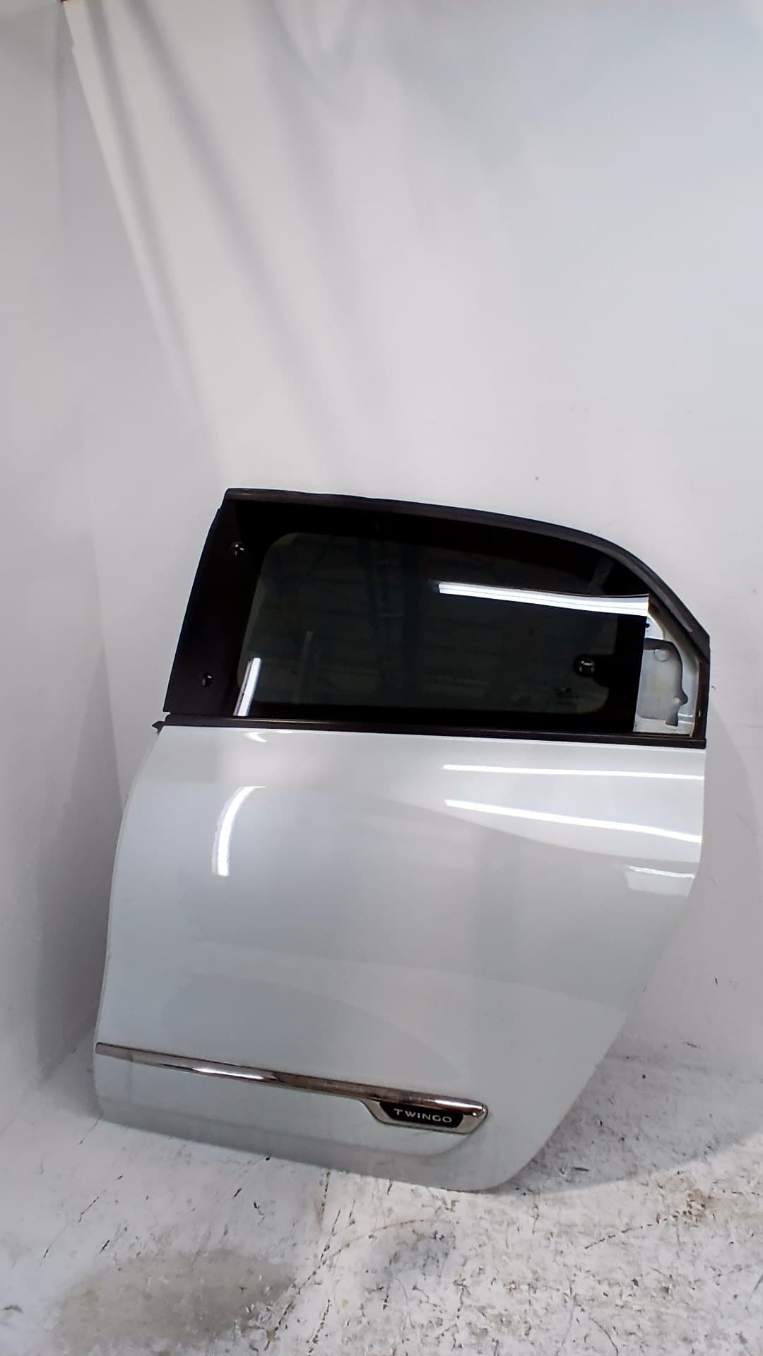Puerta trasera izquierda RENAULT TWINGO III