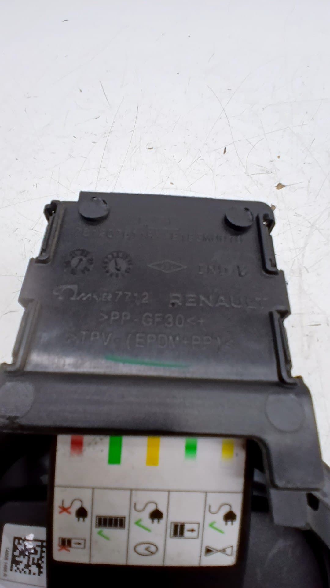 Tapa exterior combustible RENAULT TWINGO III 3