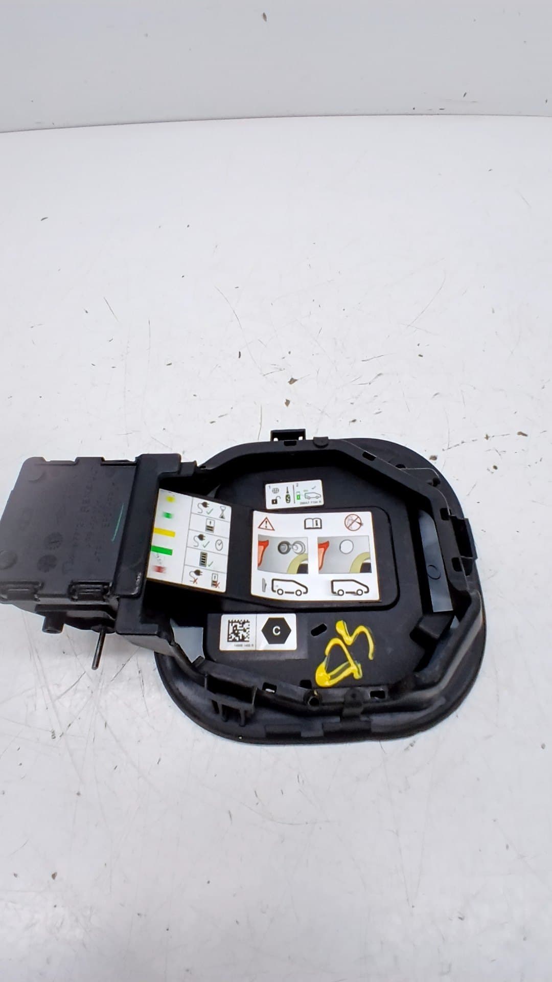 Tapa exterior combustible RENAULT TWINGO III 2