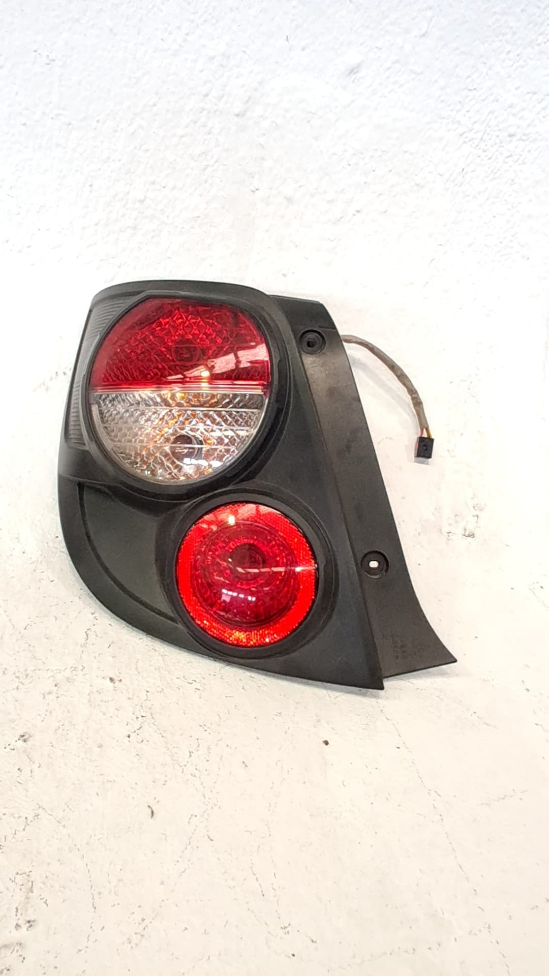 Piloto trasero izquierdo CHEVROLET AVEO HATCHBACK (T300)