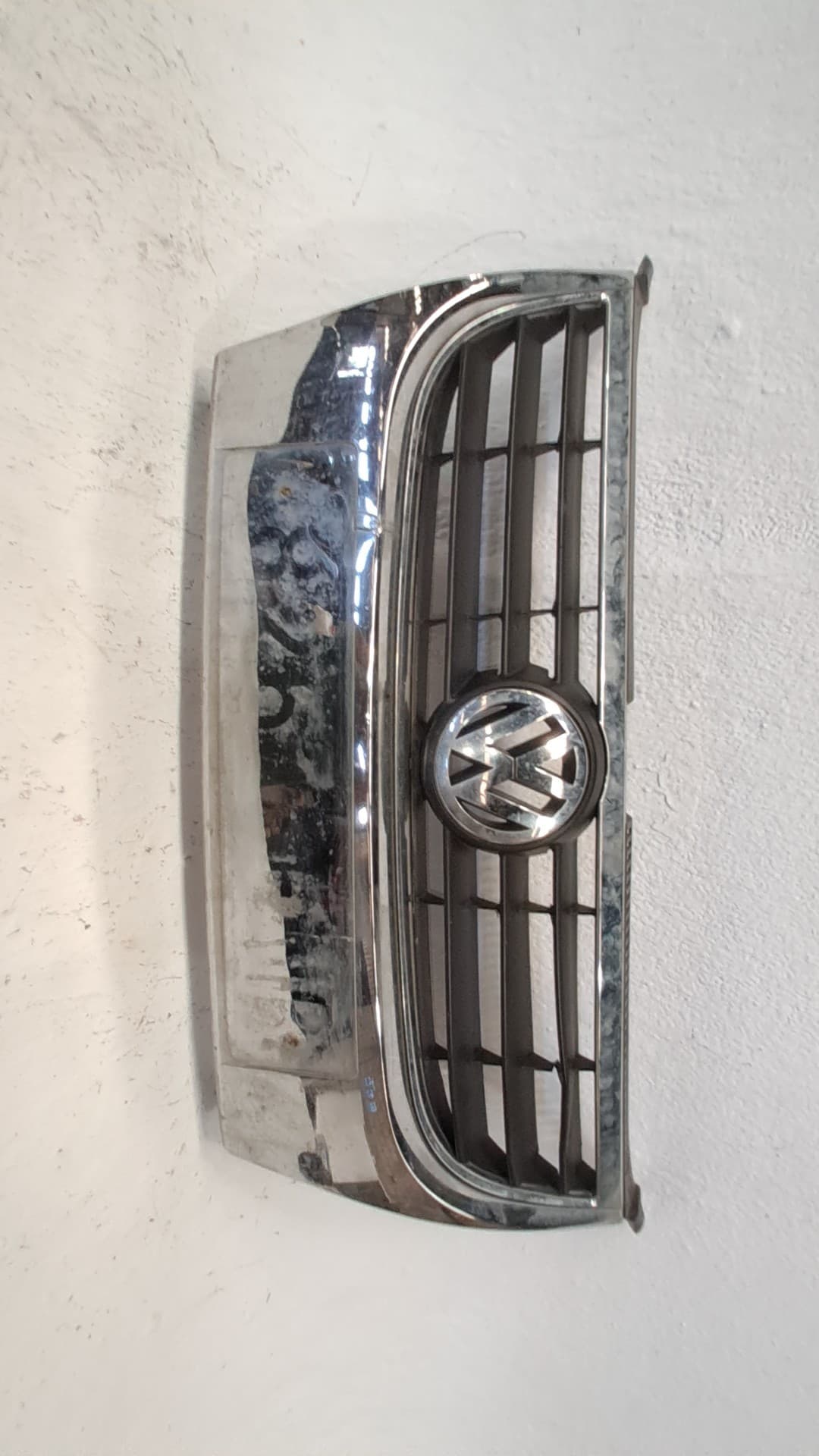 Rejilla delantera VOLKSWAGEN TOURAN (1T1)