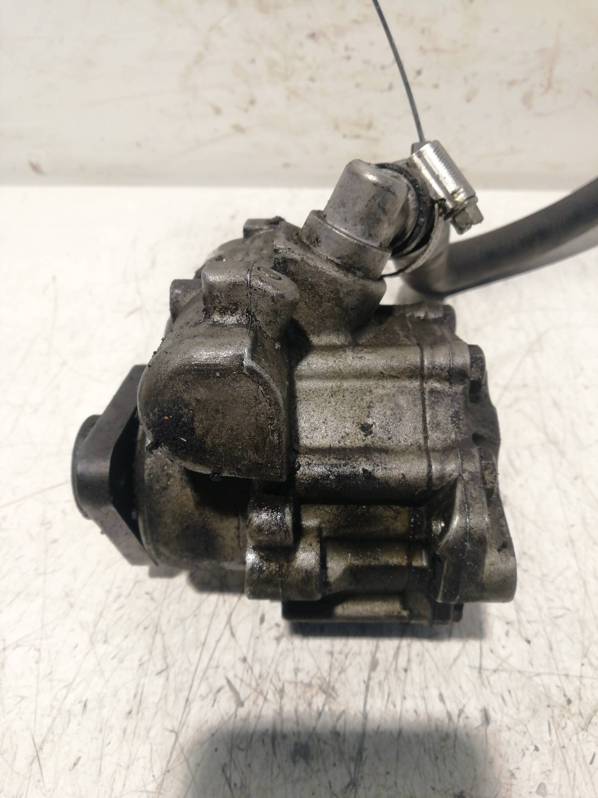 Bomba direccion AUDI A4 AVANT (B5) 4