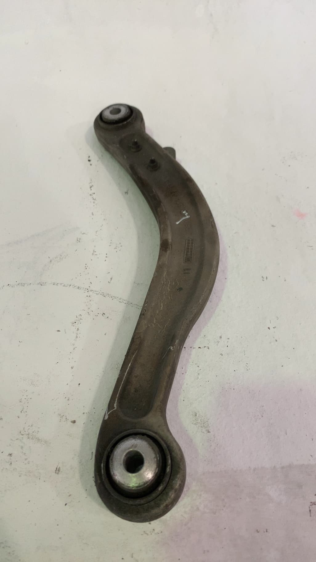 Brazo suspension inferior delantero izquierdo MERCEDES-BENZ CLASE C (W203) BERLINA