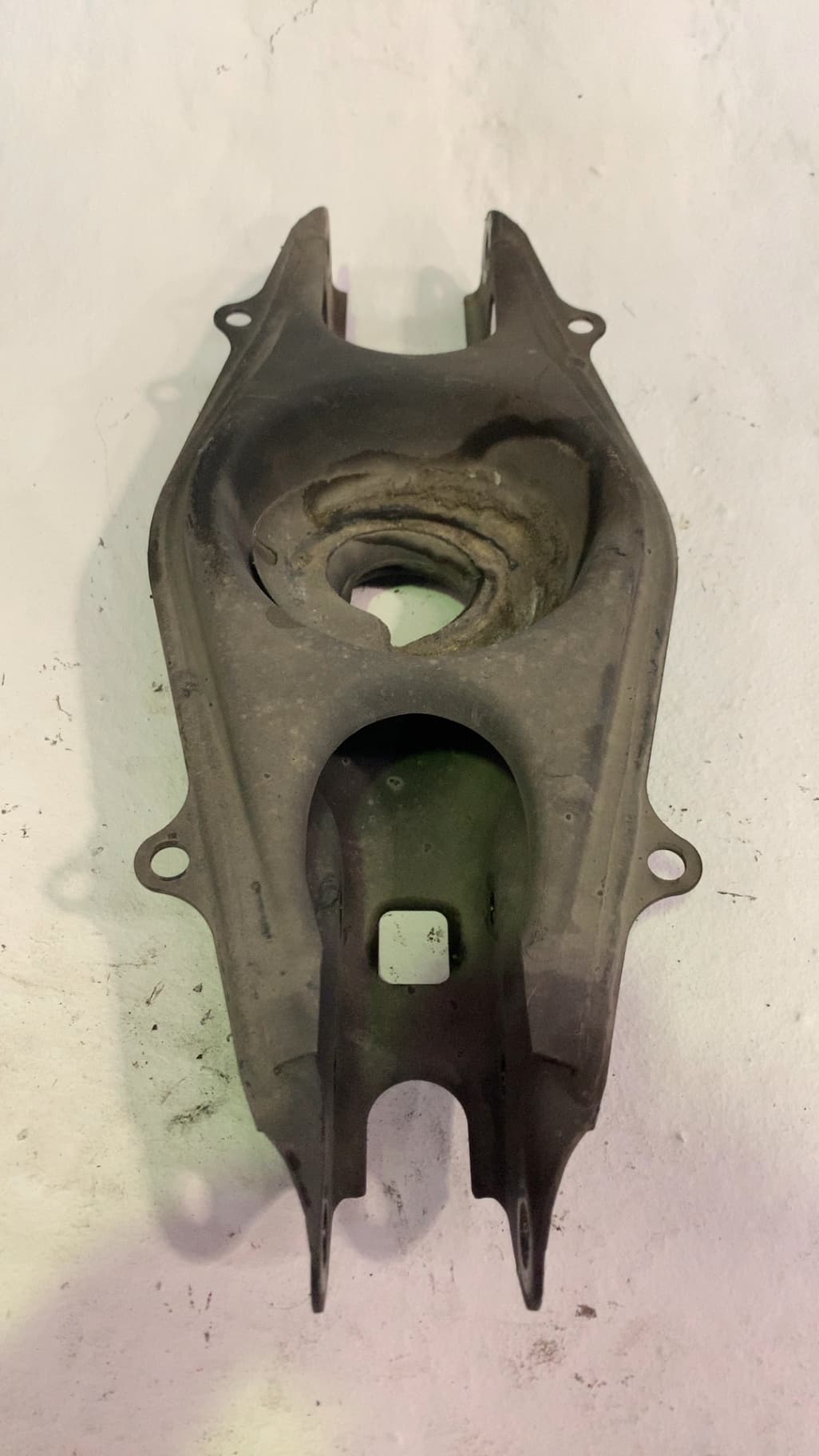 Brazo suspension inferior delantero izquierdo MERCEDES-BENZ CLASE C (W203) BERLINA