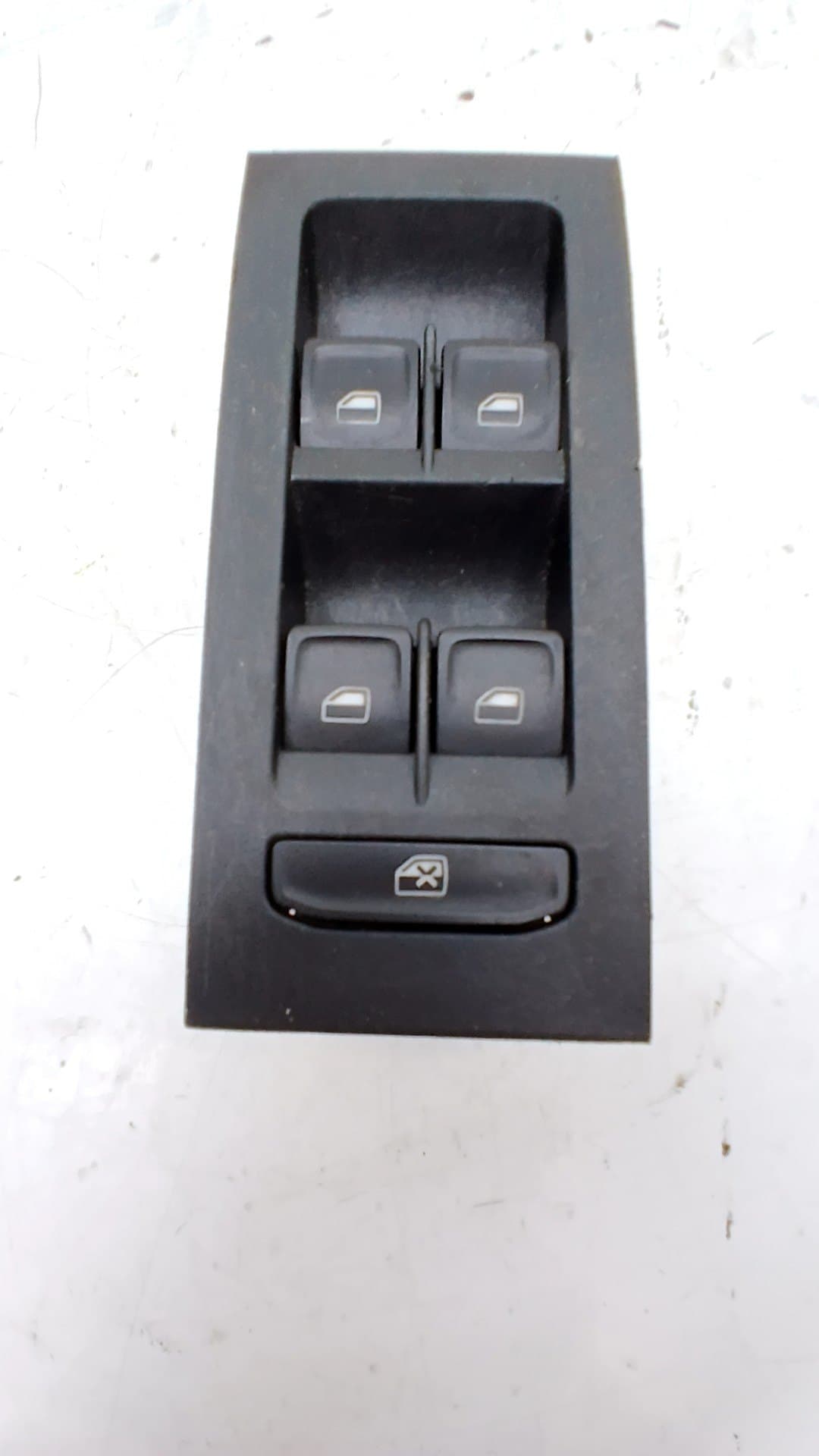 Mando elevalunas delantero izquierdo SKODA OCTAVIA 4
