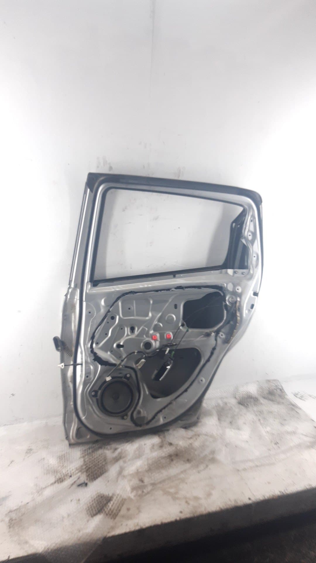 Puerta trasera derecha TOYOTA YARIS 2