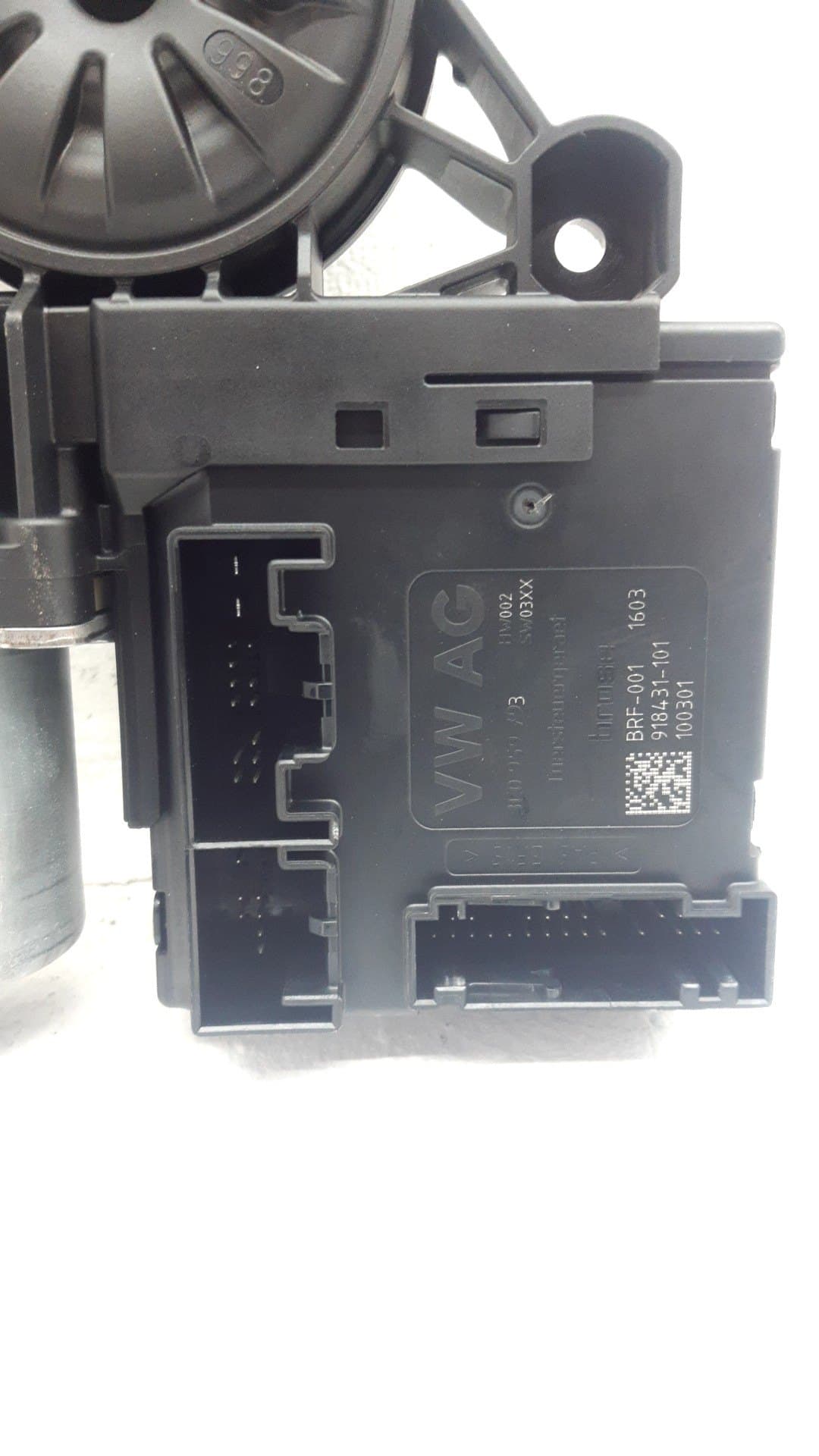Motor elevalunas delantero izquierdo VOLKSWAGEN PASSAT CC (357) 2