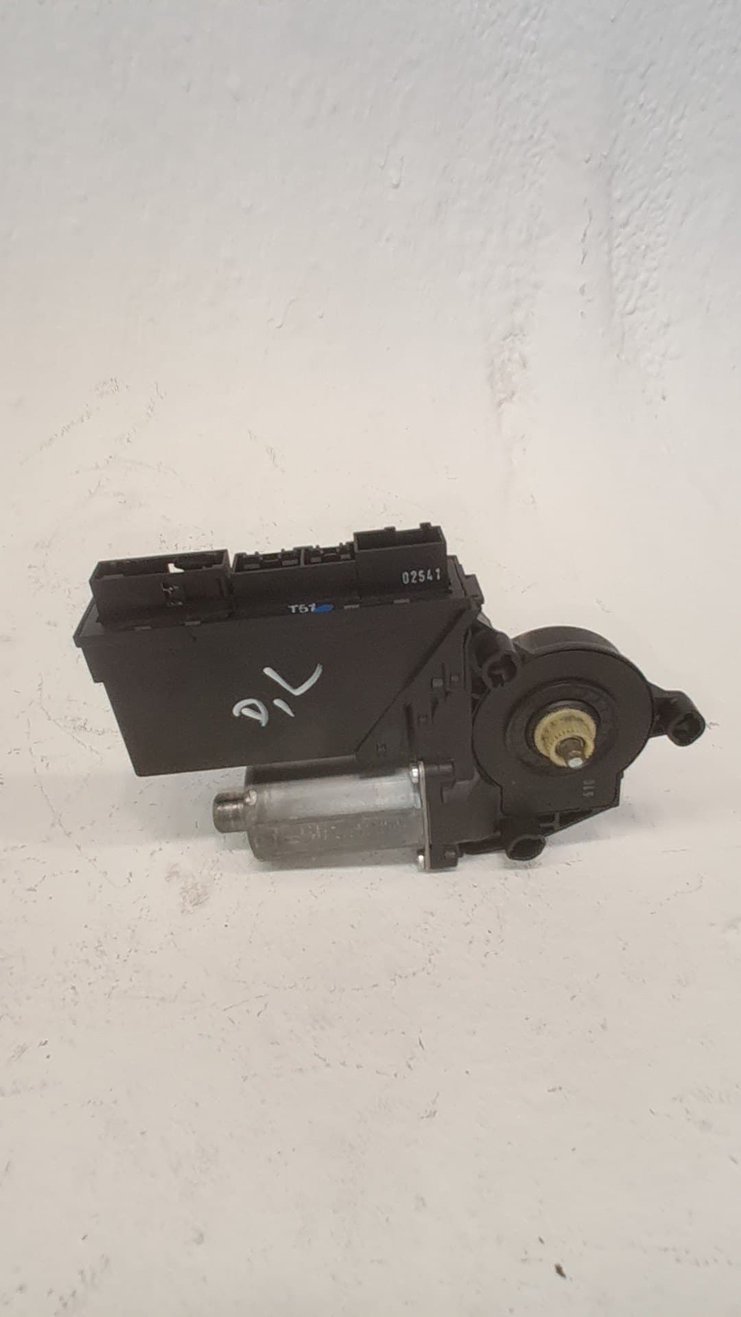 Motor elevalunas delantero izquierdo AUDI A4 AVANT (8E)