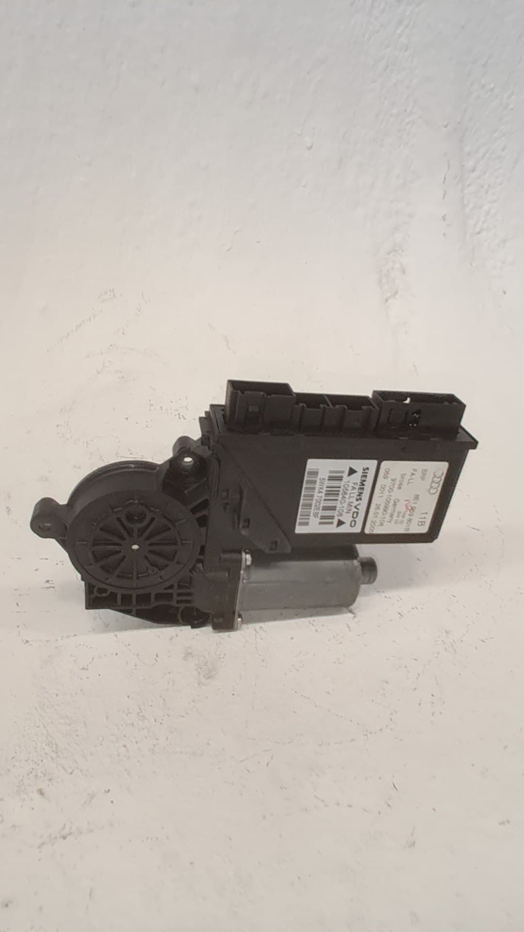 Motor elevalunas delantero izquierdo AUDI A4 AVANT (8E) 3