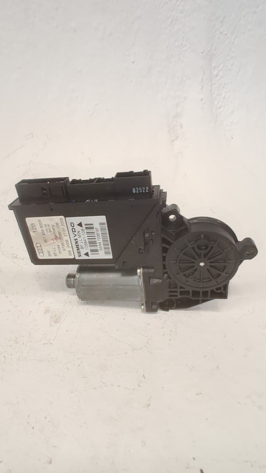 Motor elevalunas delantero derecho AUDI A4 AVANT (8E) 3