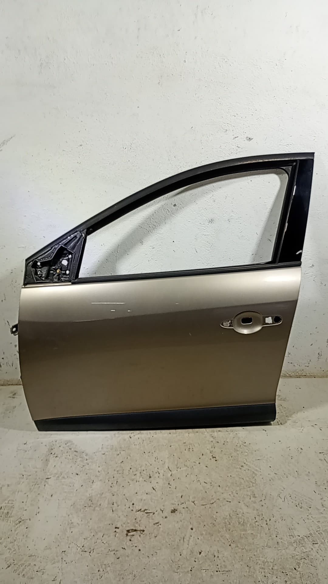 Puerta delantera izquierda RENAULT MEGANE III BERLINA 5 P