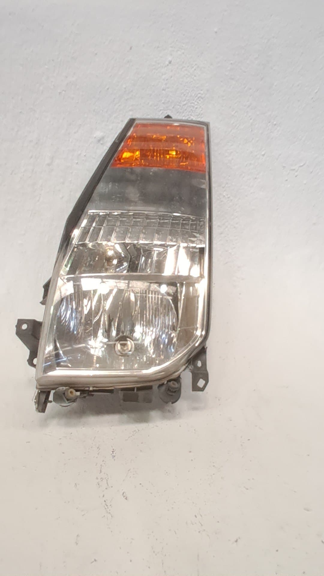 Faro izquierdo NISSAN CABSTAR