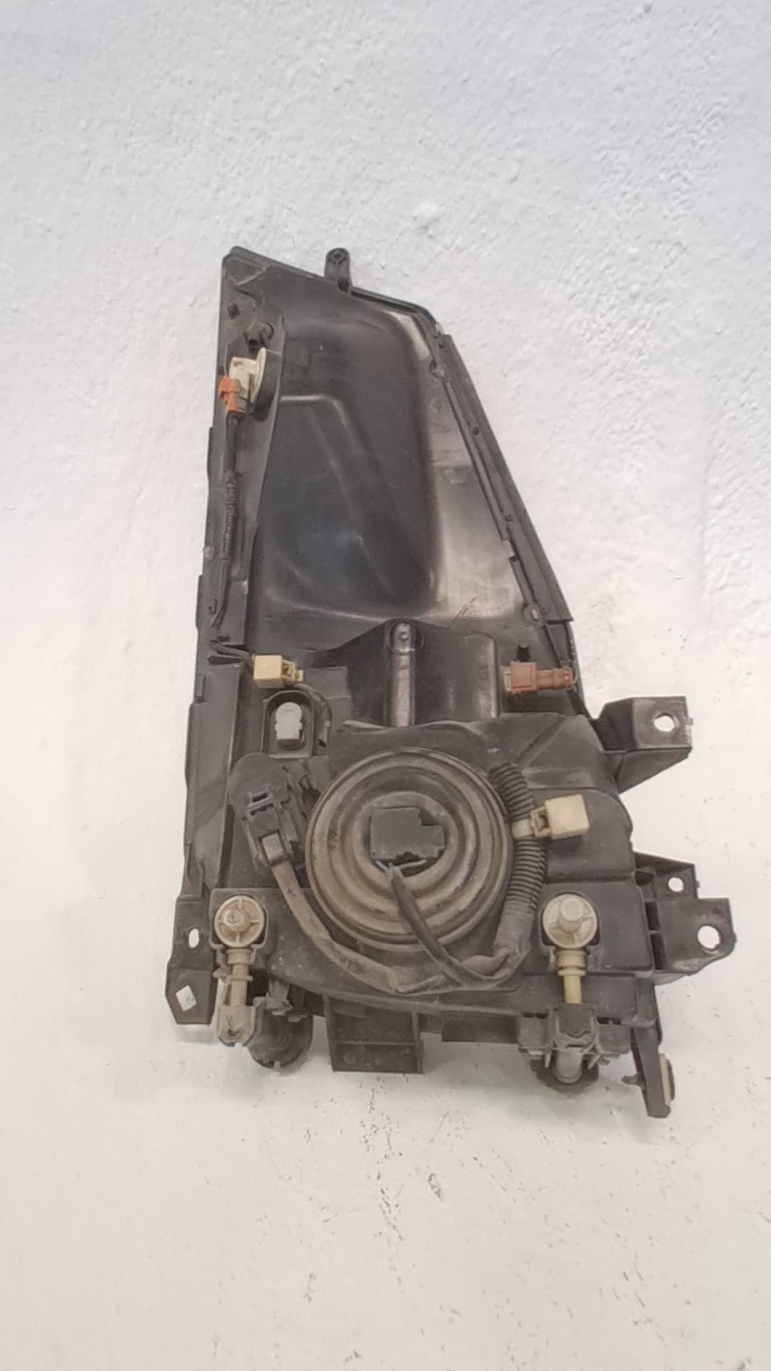 Faro izquierdo NISSAN CABSTAR 2