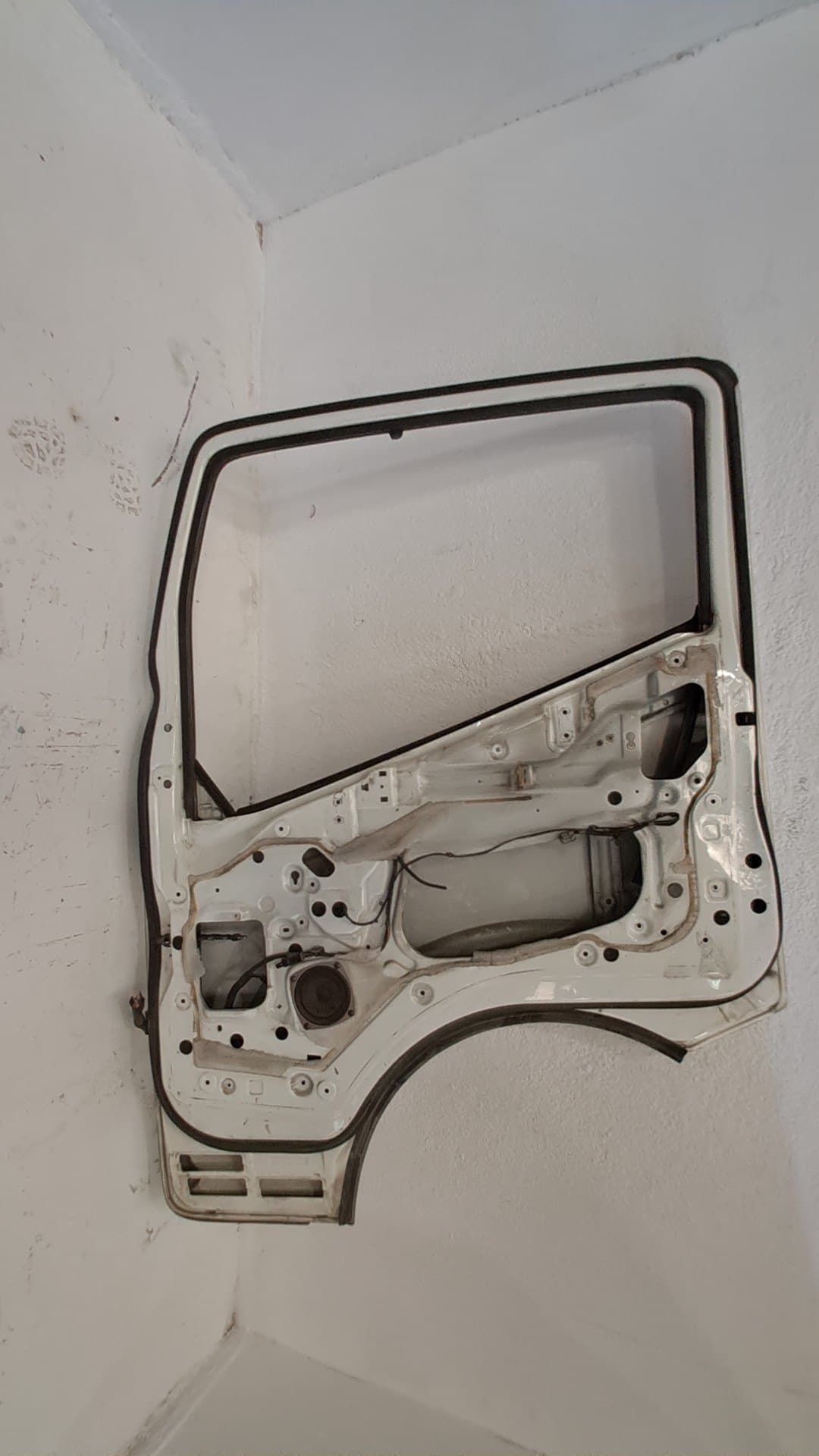 Puerta delantera derecha NISSAN CABSTAR 3