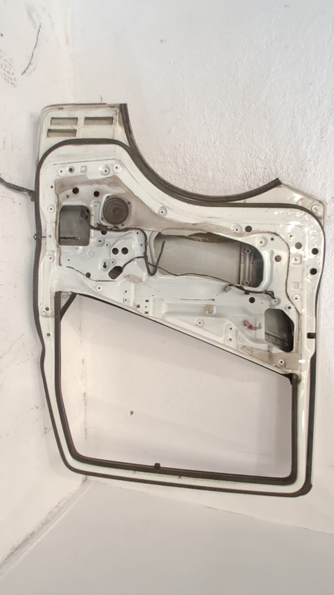 Puerta delantera izquierda NISSAN CABSTAR 3