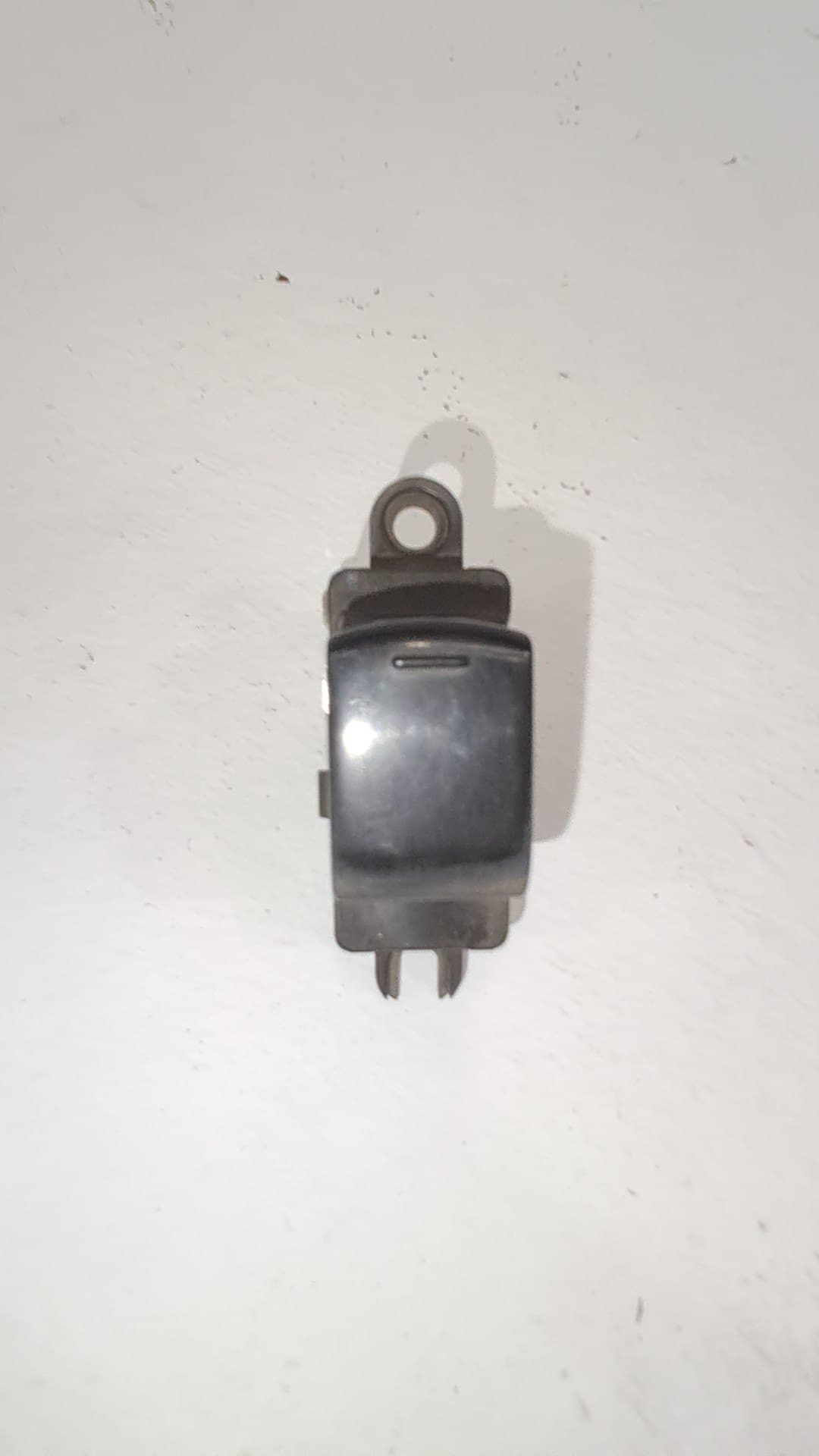 Mando elevalunas delantero derecho NISSAN CABSTAR