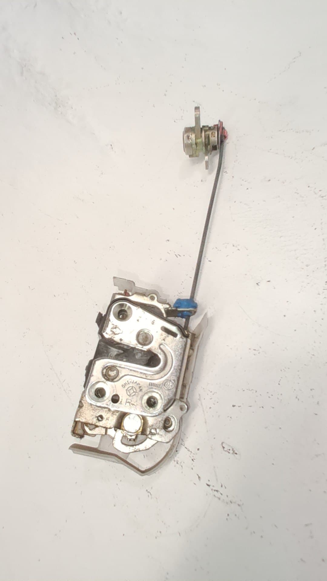 Cerradura puerta delantera derecha NISSAN CABSTAR 2