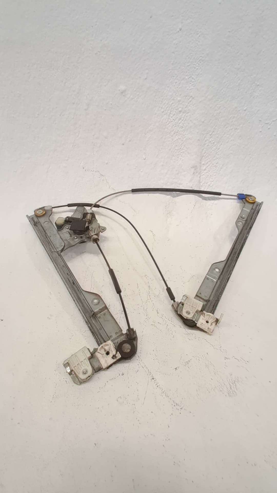 Elevalunas delantero izquierdo NISSAN CABSTAR 2