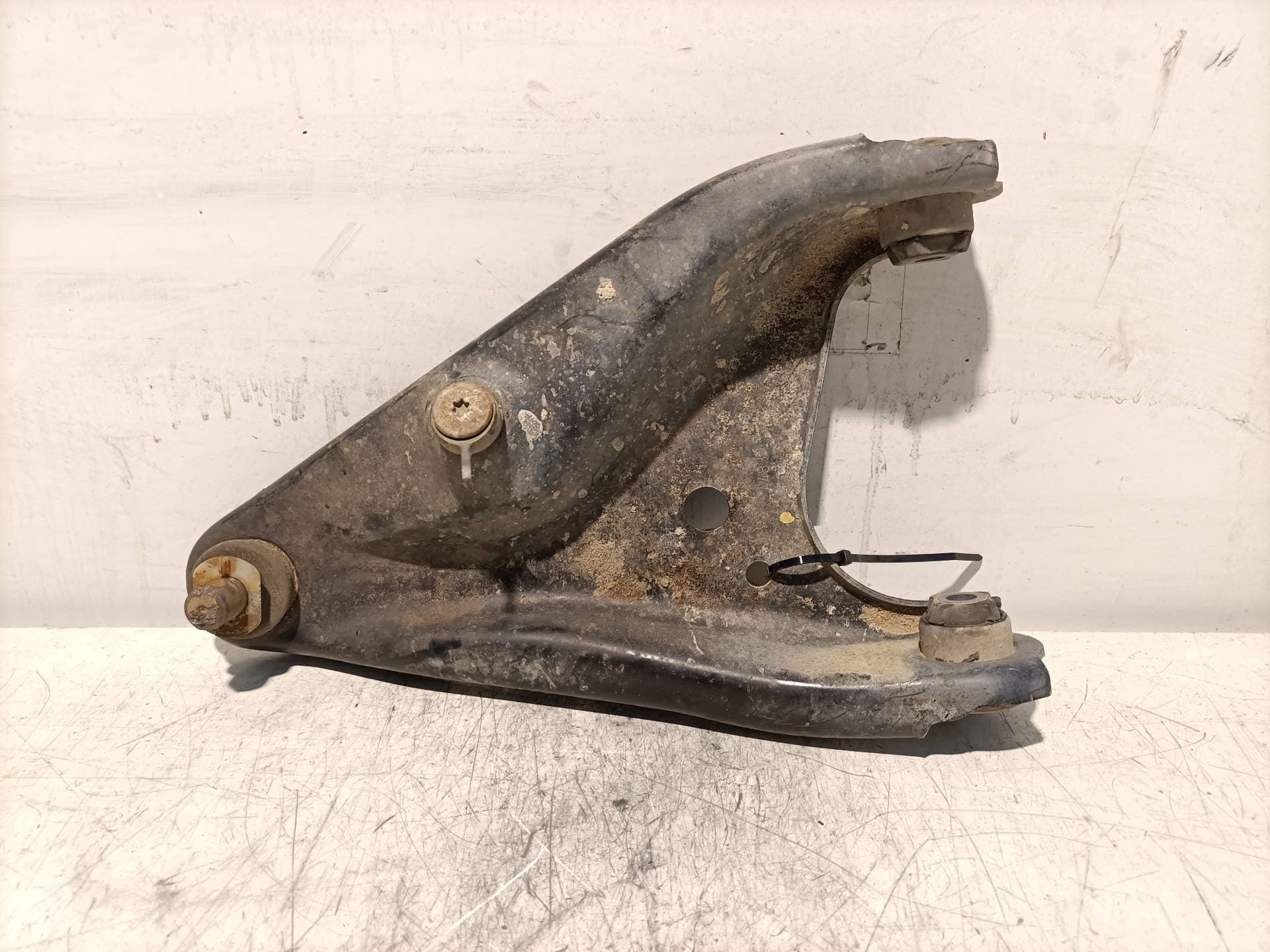Brazo suspension inferior delantero izquierdo DACIA SANDERO