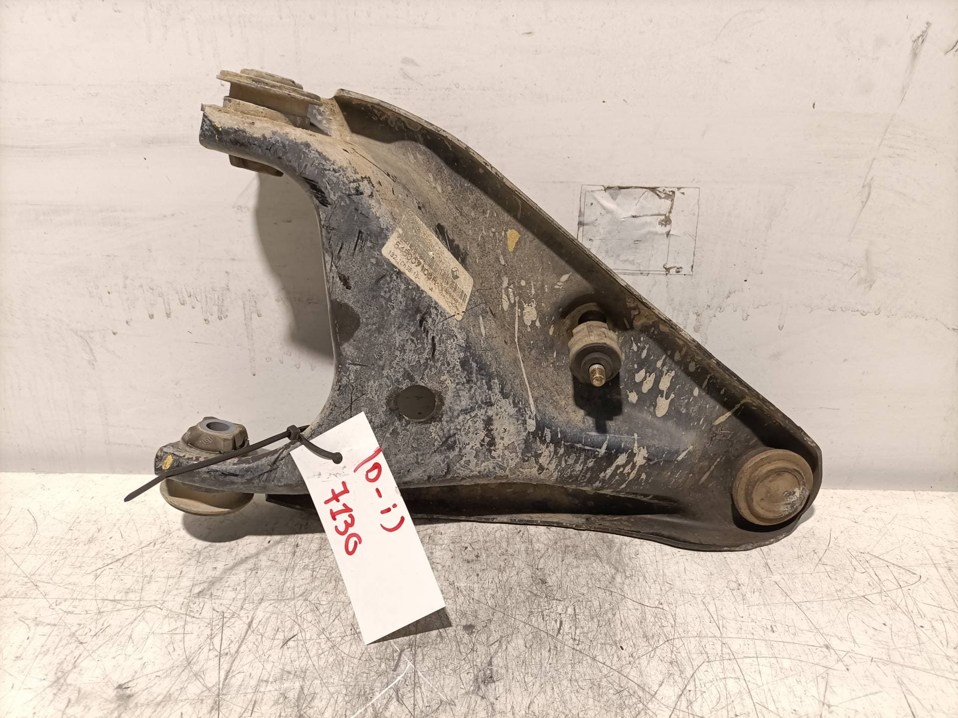 Brazo suspension inferior delantero izquierdo DACIA SANDERO 3