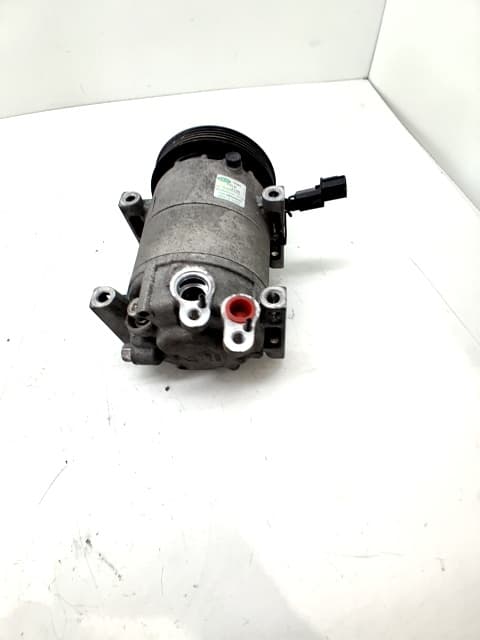 Recambio HYUNDAI I20 ref. 977014P000