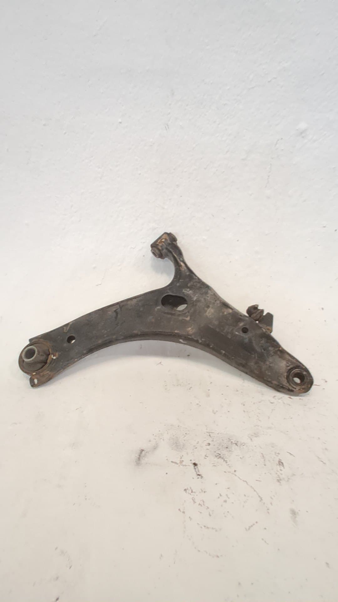 Brazo suspension inferior delantero derecho SUBARU FORESTER S11 (SG)