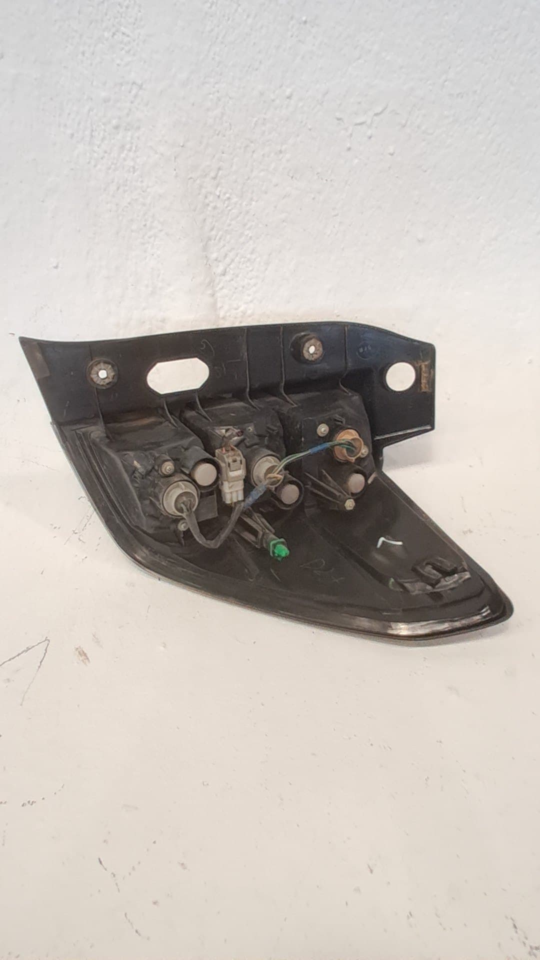 Piloto trasero izquierdo SUBARU FORESTER S11 (SG) 2