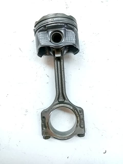 Piston RENAULT MEGANE IV GRANDTOUR 2