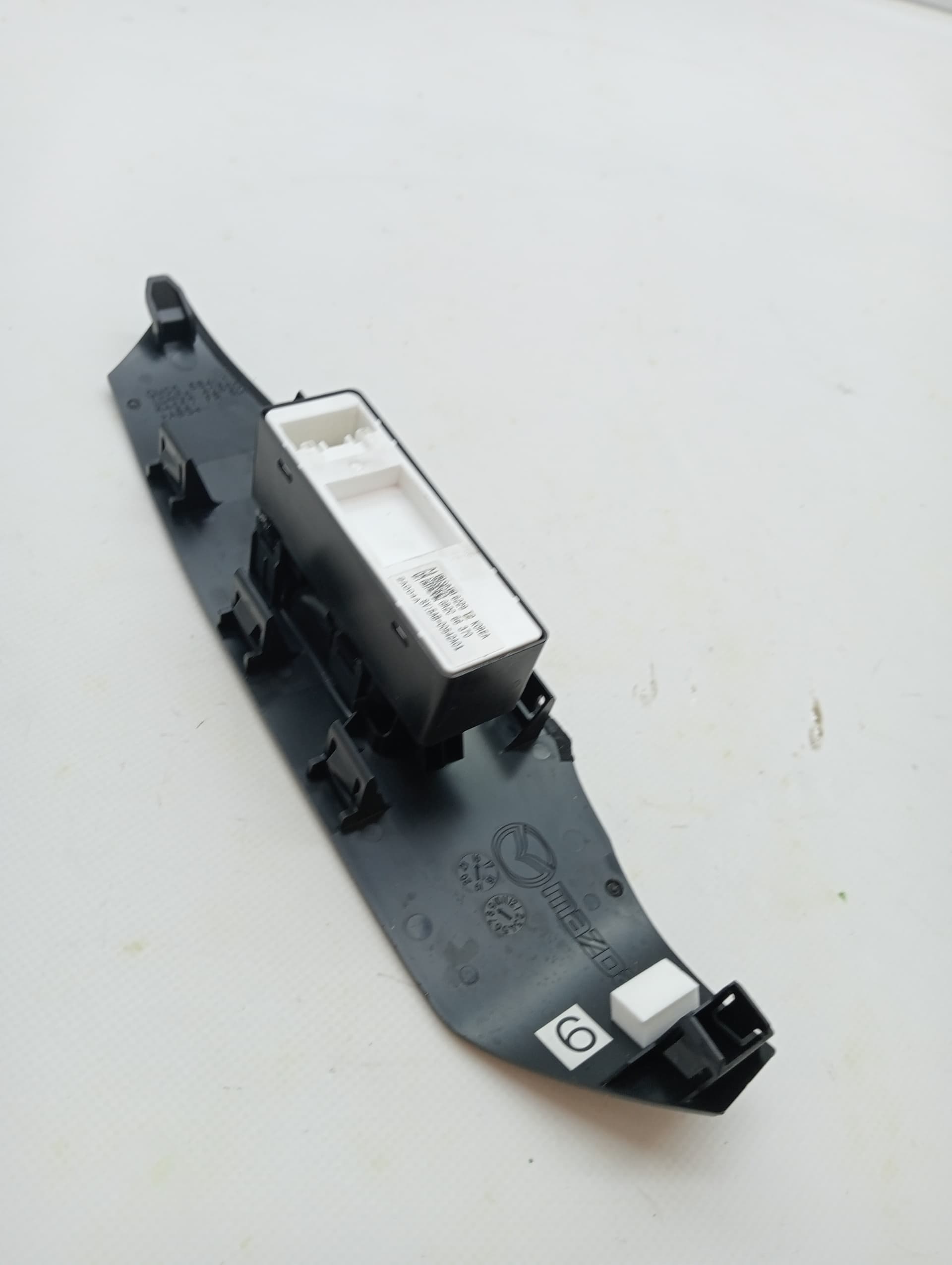 Mando elevalunas delantero derecho MAZDA 6 KOMBI ()(.2012->) 2